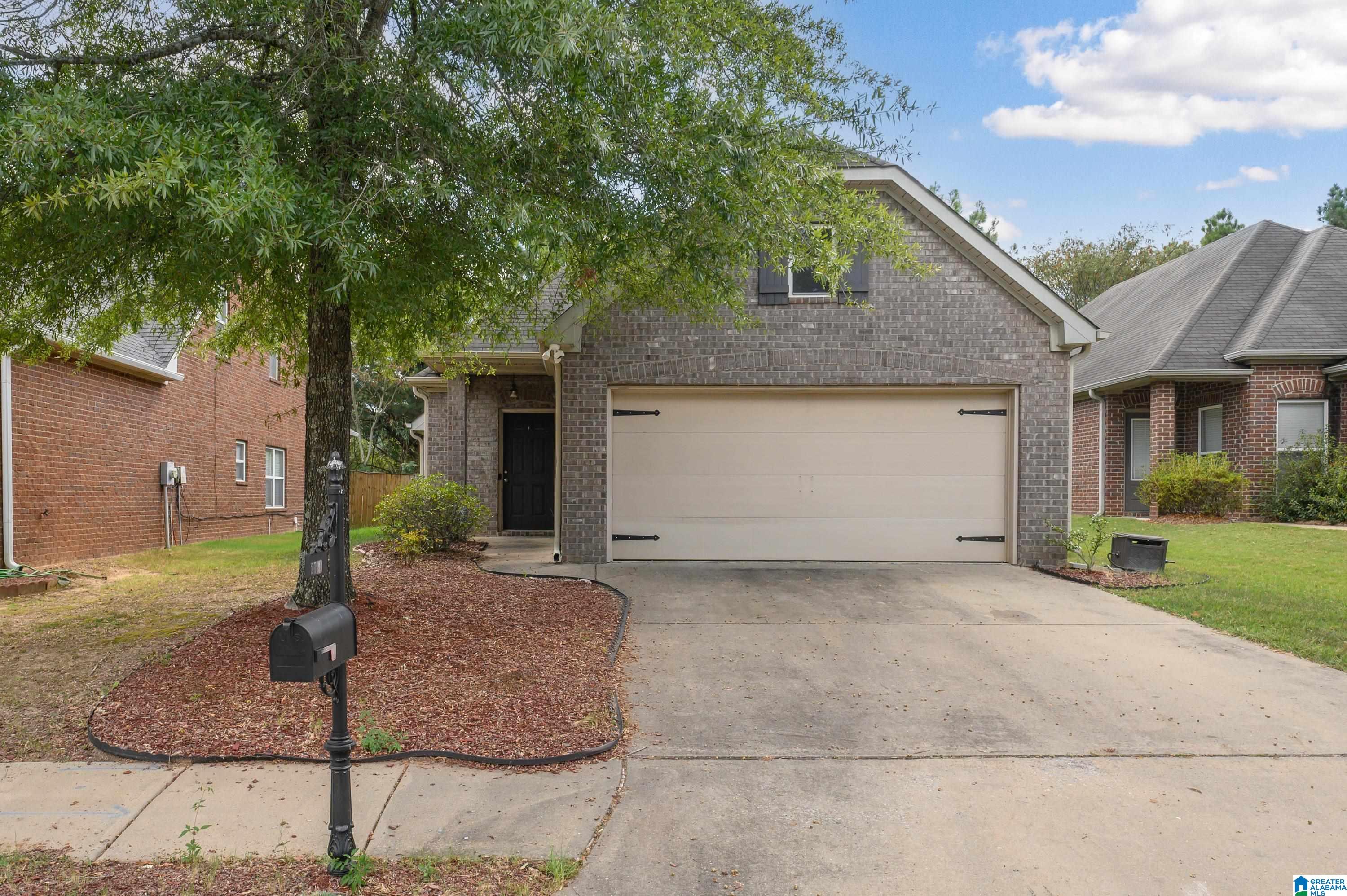 Photo 3 of Single family home for sale at 2733 Oxmoor Way, Birmingham, AL 35211 | MLS# 21465227 | Listing updated on 2026-09-18