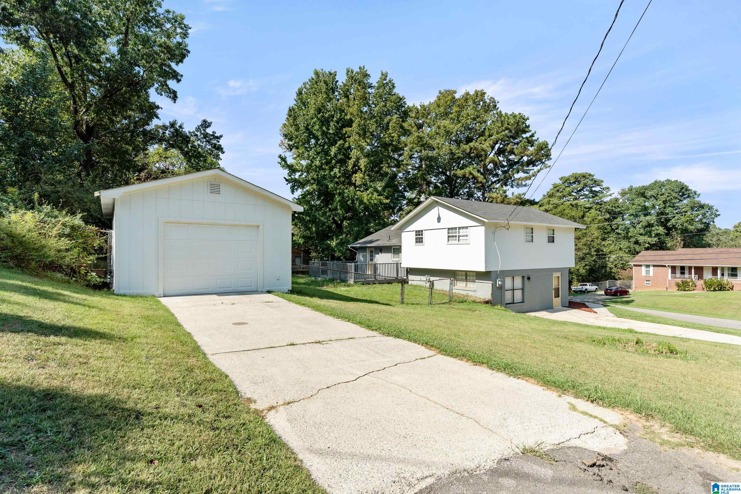 Photo 1 of Single family home for sale at 604 Hillcrest Rd, Adamsville, AL 35005 | MLS# 21465241 | Listing updated on 2026-09-19