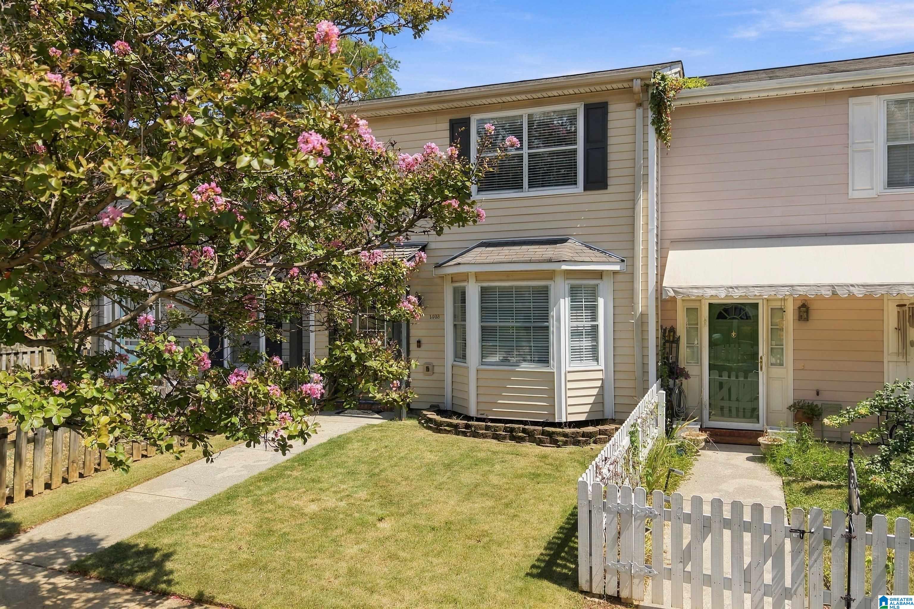 Photo 3 of Townhouse for sale at 1403 17th Street S, Birmingham, AL 35205 | MLS# 21465246 | Listing updated on 2026-09-18
