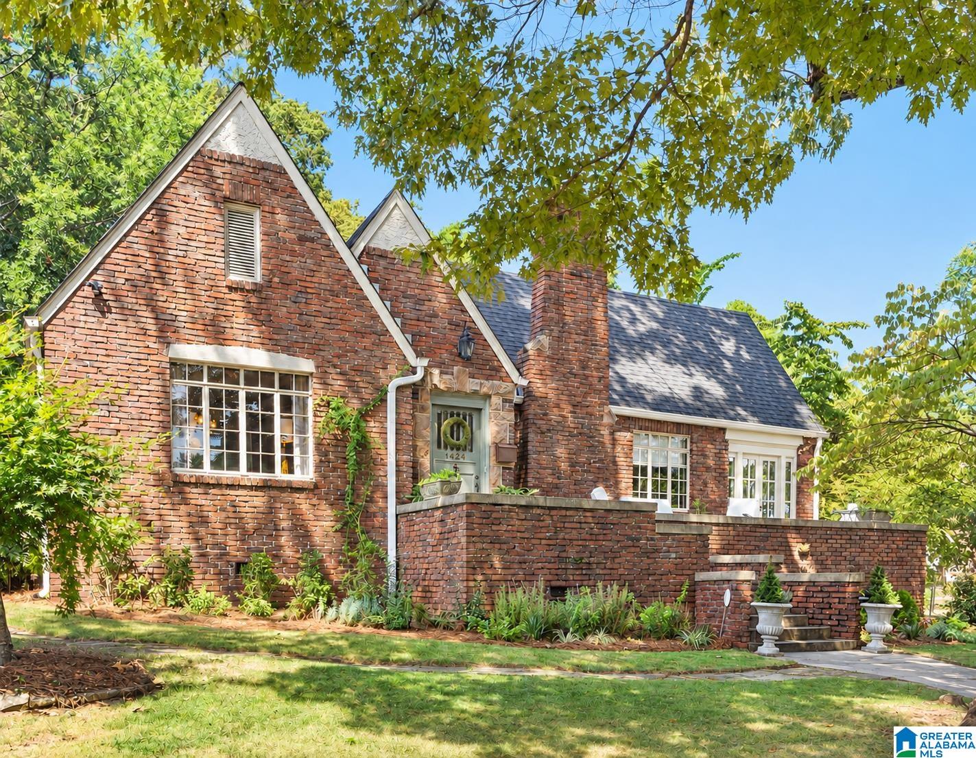 1424 ARDSLEY PLACE