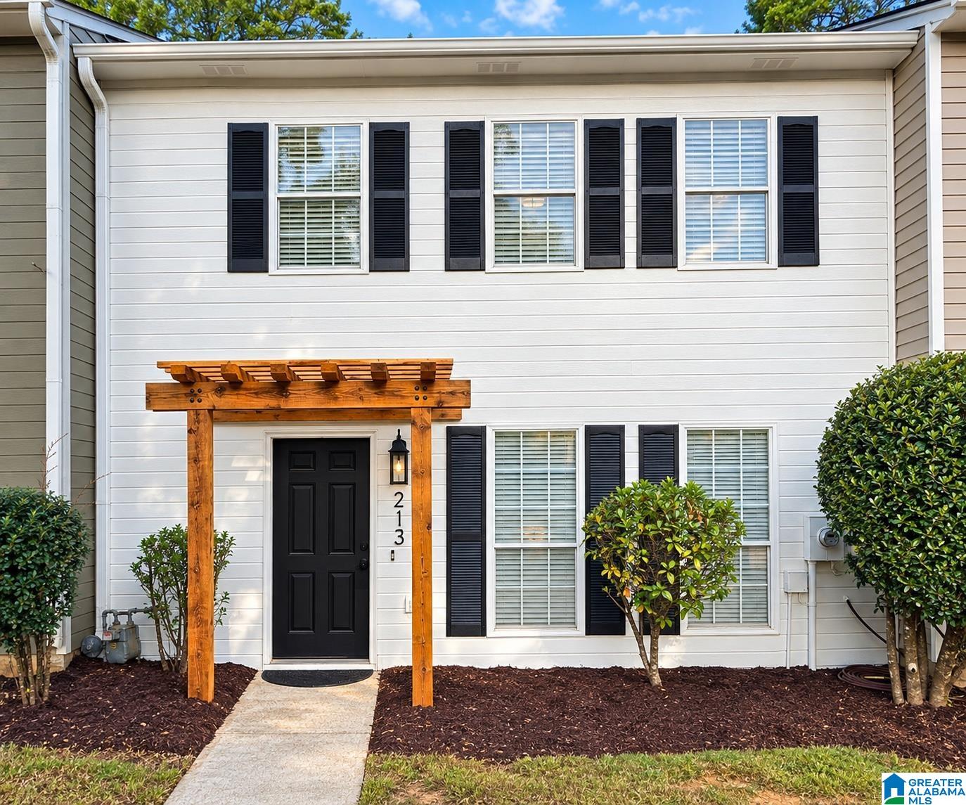 Photo 1 of Townhouse for sale at 213 Willow Point Cir, Alabaster, AL 35007 | MLS# 21465257 | Listing updated on 2026-09-19
