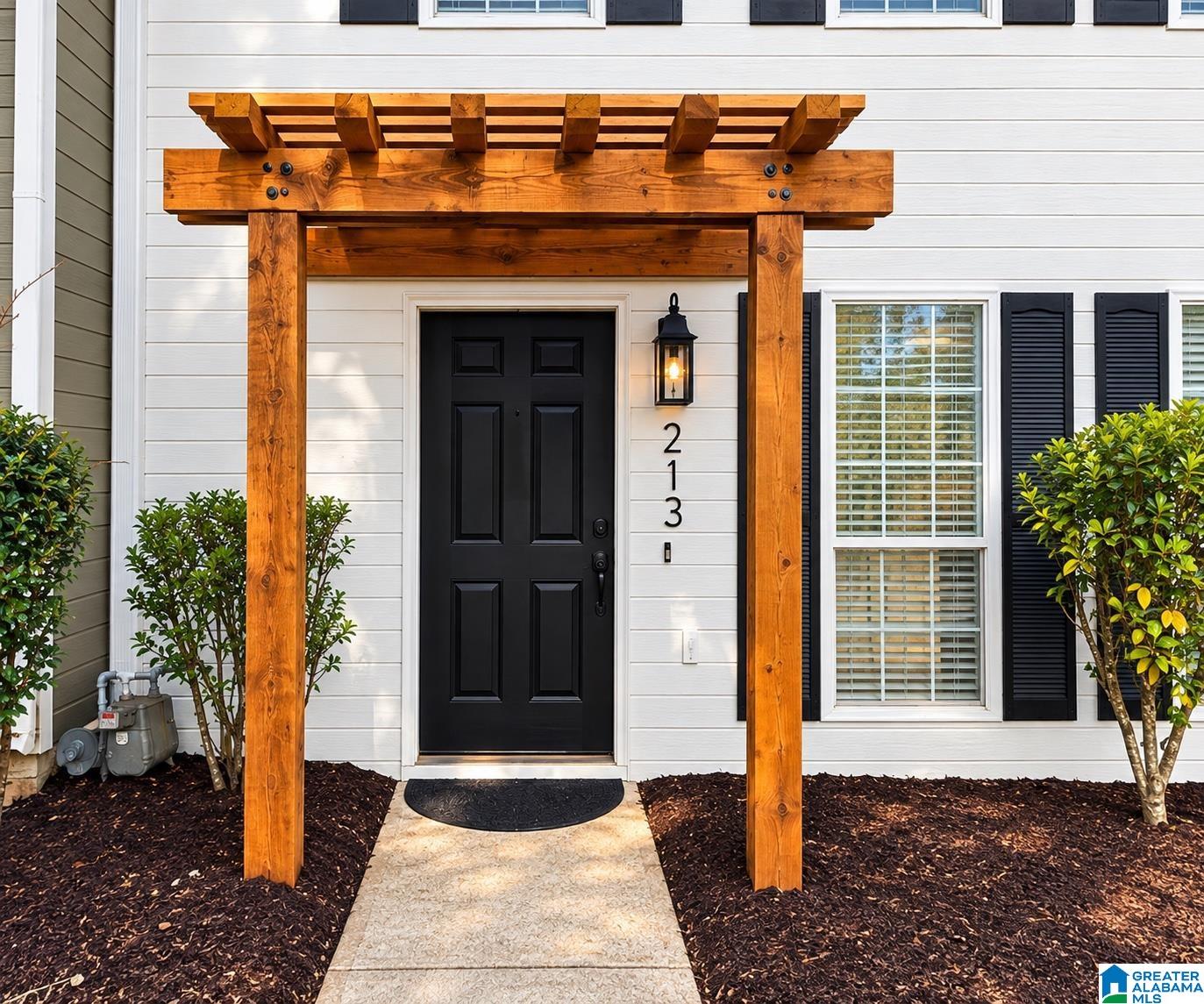 Photo 2 of Townhouse for sale at 213 Willow Point Cir, Alabaster, AL 35007 | MLS# 21465257 | Listing updated on 2026-09-19