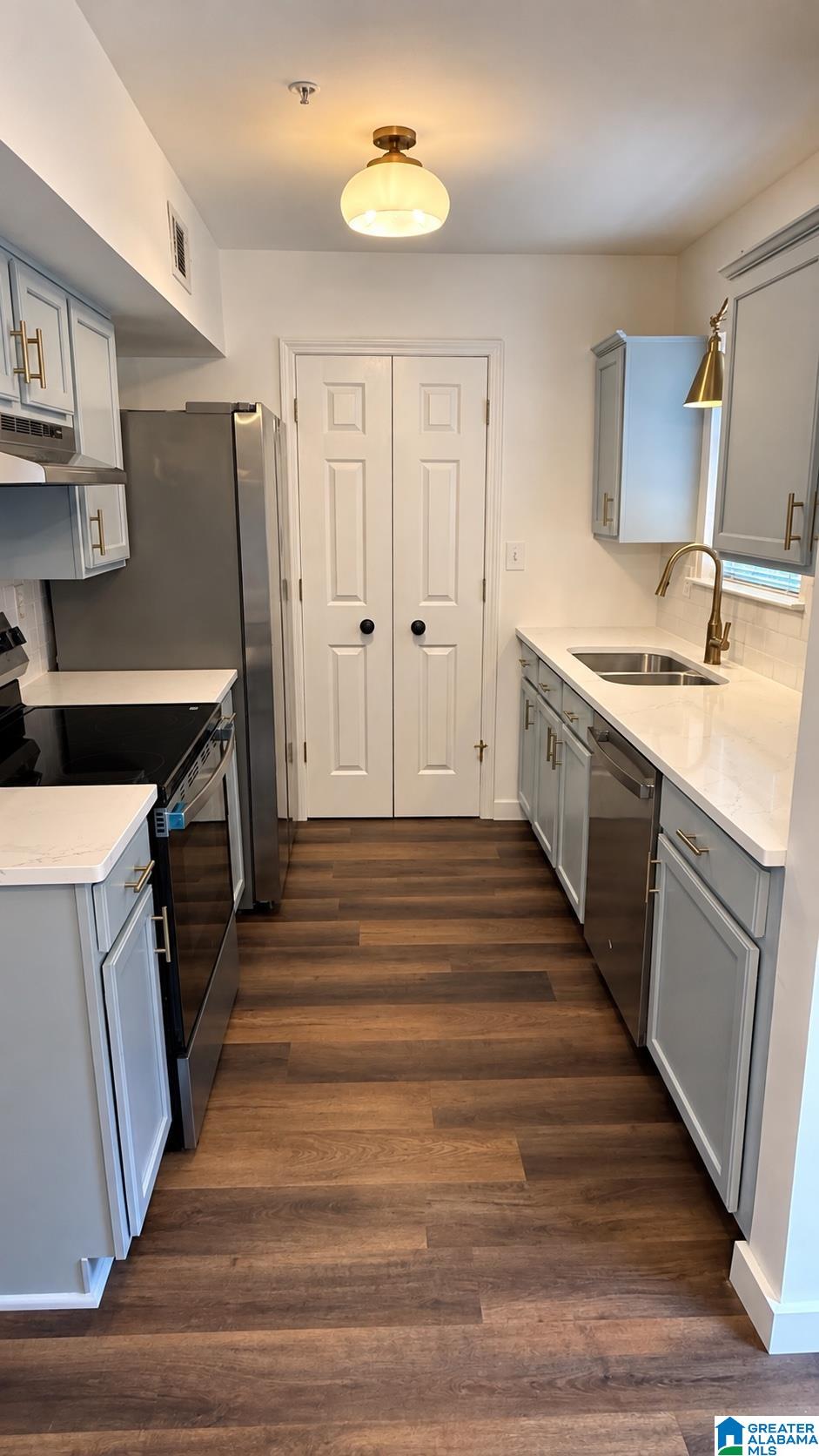 Photo 3 of Townhouse for sale at 213 Willow Point Cir, Alabaster, AL 35007 | MLS# 21465257 | Listing updated on 2026-09-19