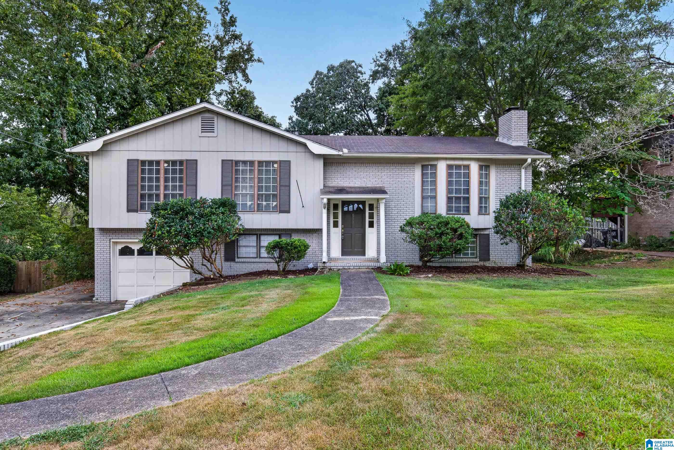 Single family home for sale at 611 Ashwood Ln, TRUSSVILLE, AL 35173 | MLS# 21465261