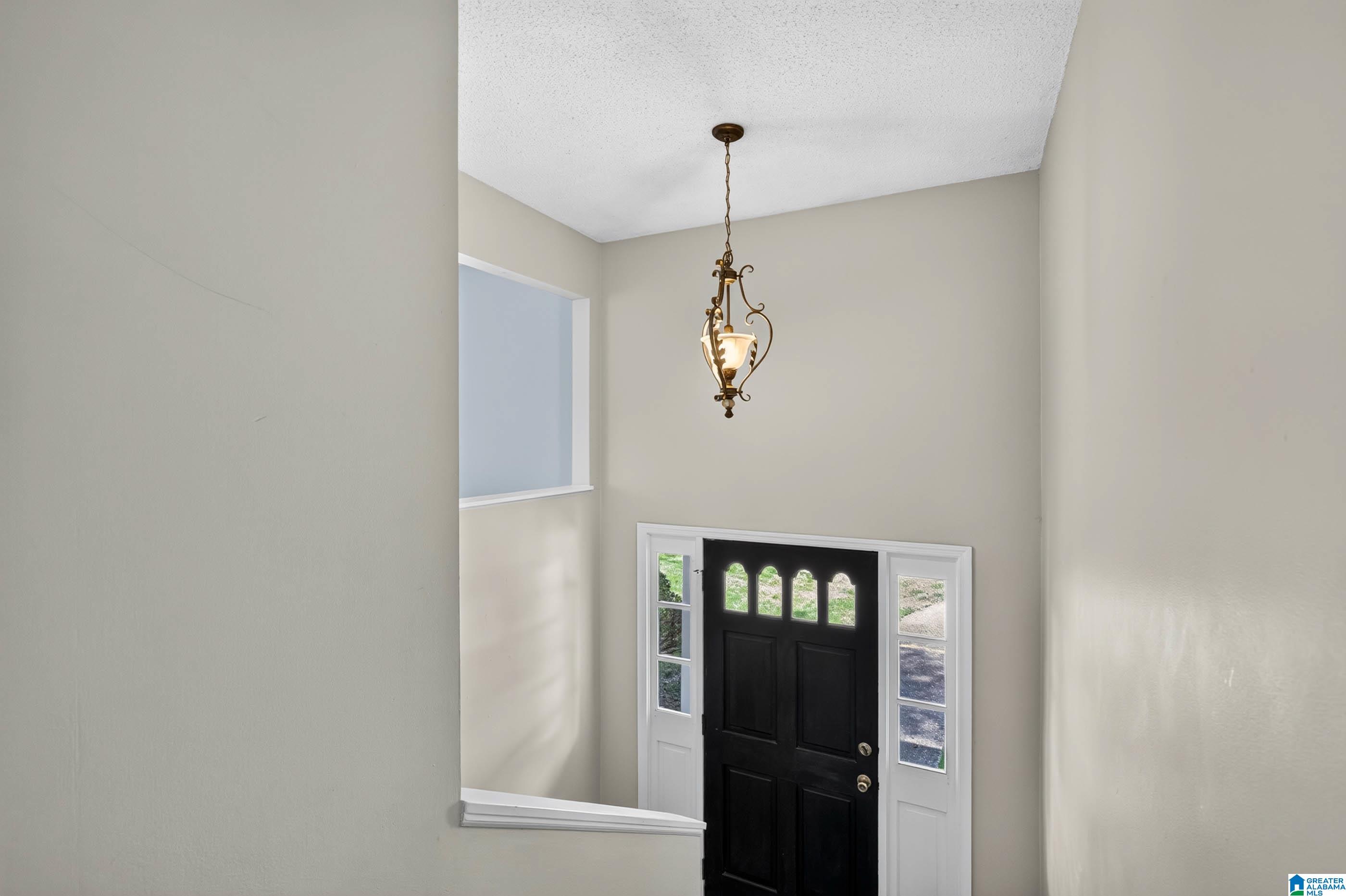 Photo 4 of Single family home for sale at 611 Ashwood Ln, Trussville, AL 35173 | MLS# 21465261 | Listing updated on 2026-09-18