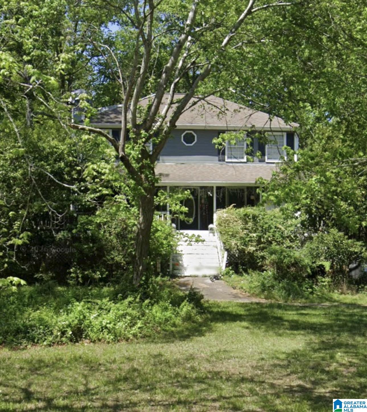 Photo 1 of Single family home for sale at 302 Oak Leaf Cir, Hoover, AL 35244 | MLS# 21465266 | Listing updated on 2026-09-18