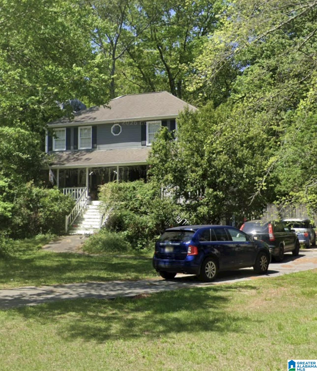 Photo 2 of Single family home for sale at 302 Oak Leaf Cir, Hoover, AL 35244 | MLS# 21465266 | Listing updated on 2026-09-18