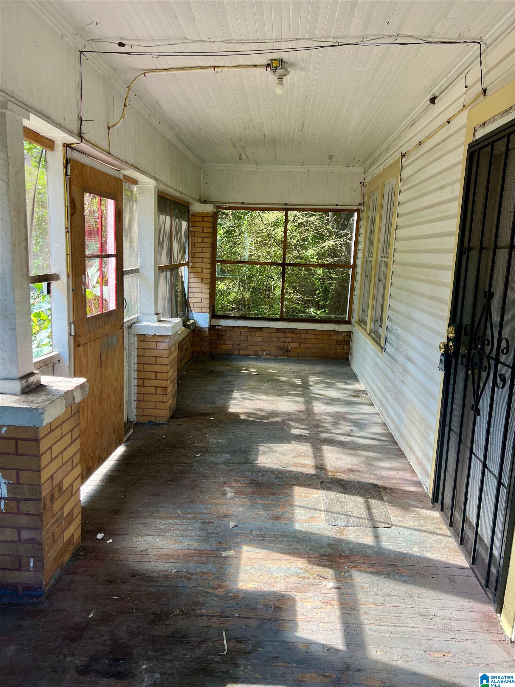 Photo 2 of Single family home for sale at 532 Francis Pl Sw, Birmingham, AL 35211 | MLS# 21465289 | Listing updated on 2026-09-18