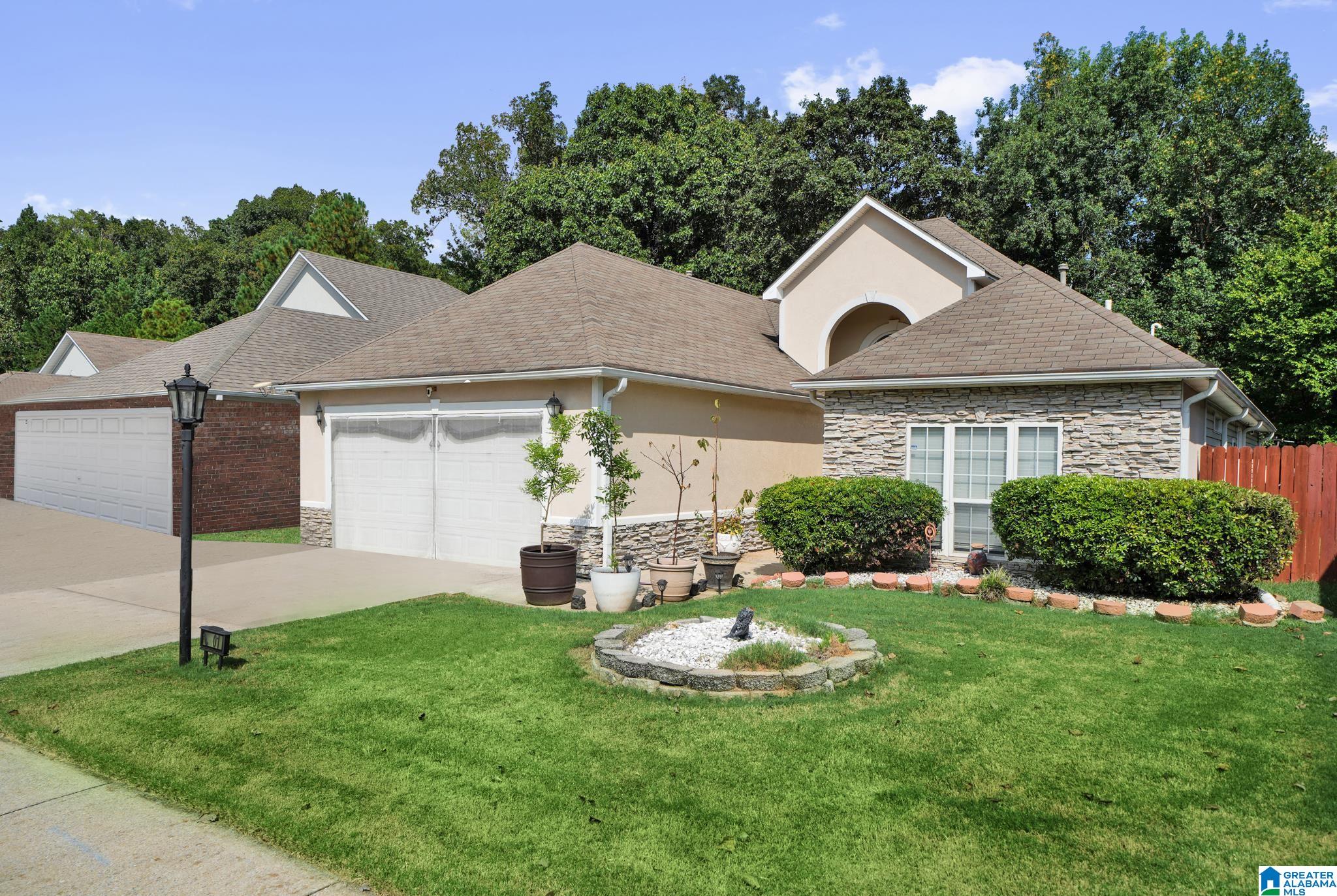 Photo 2 of Single family home for sale at 2001 Westridge Dr, Birmingham, AL 35235 | MLS# 21465350 | Listing updated on 2026-09-18