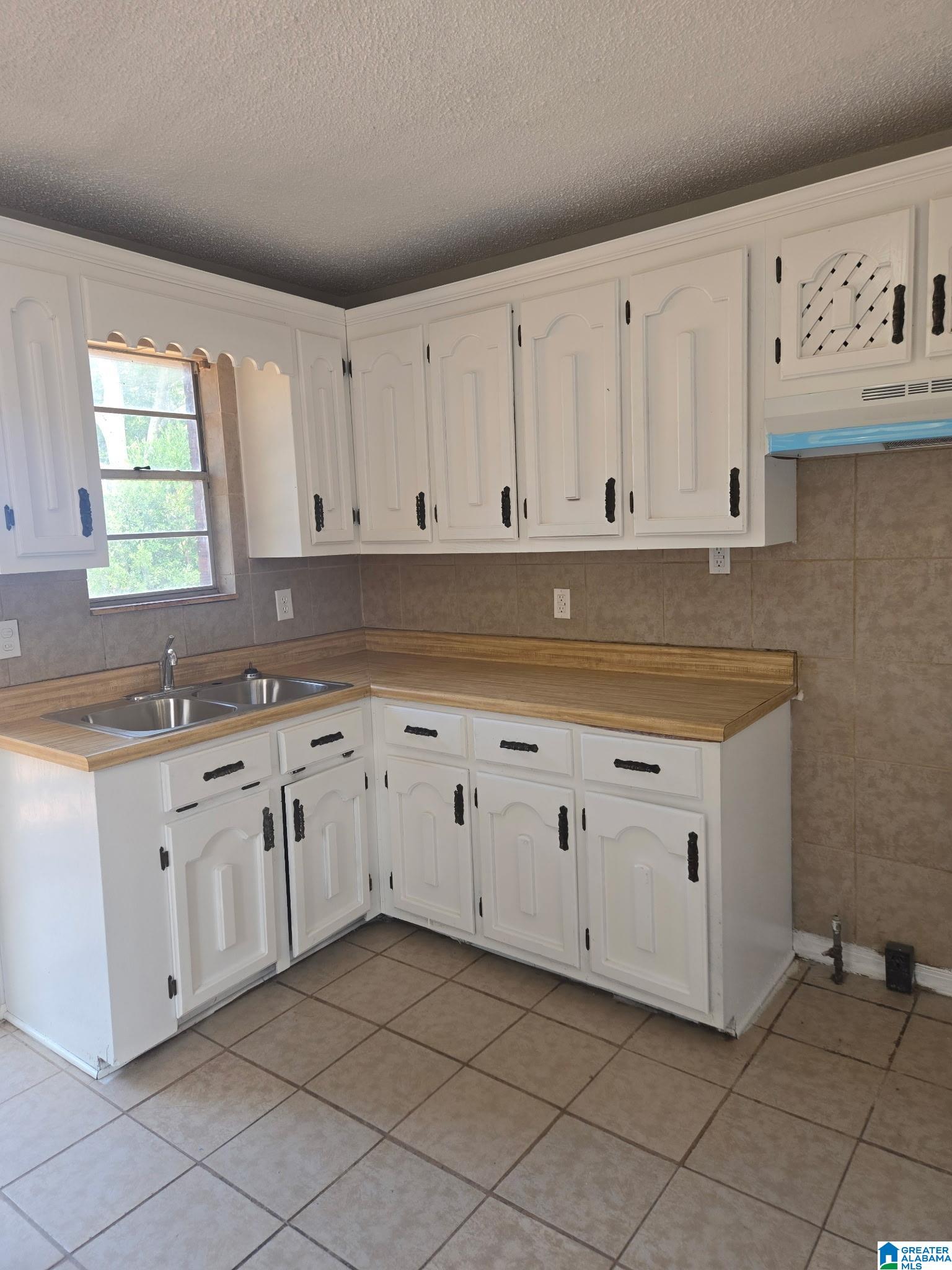 Photo 1 of Single family home for sale at 508 9th Street, Midfield, AL 35228 | MLS# 21465352 | Listing updated on 2026-09-18