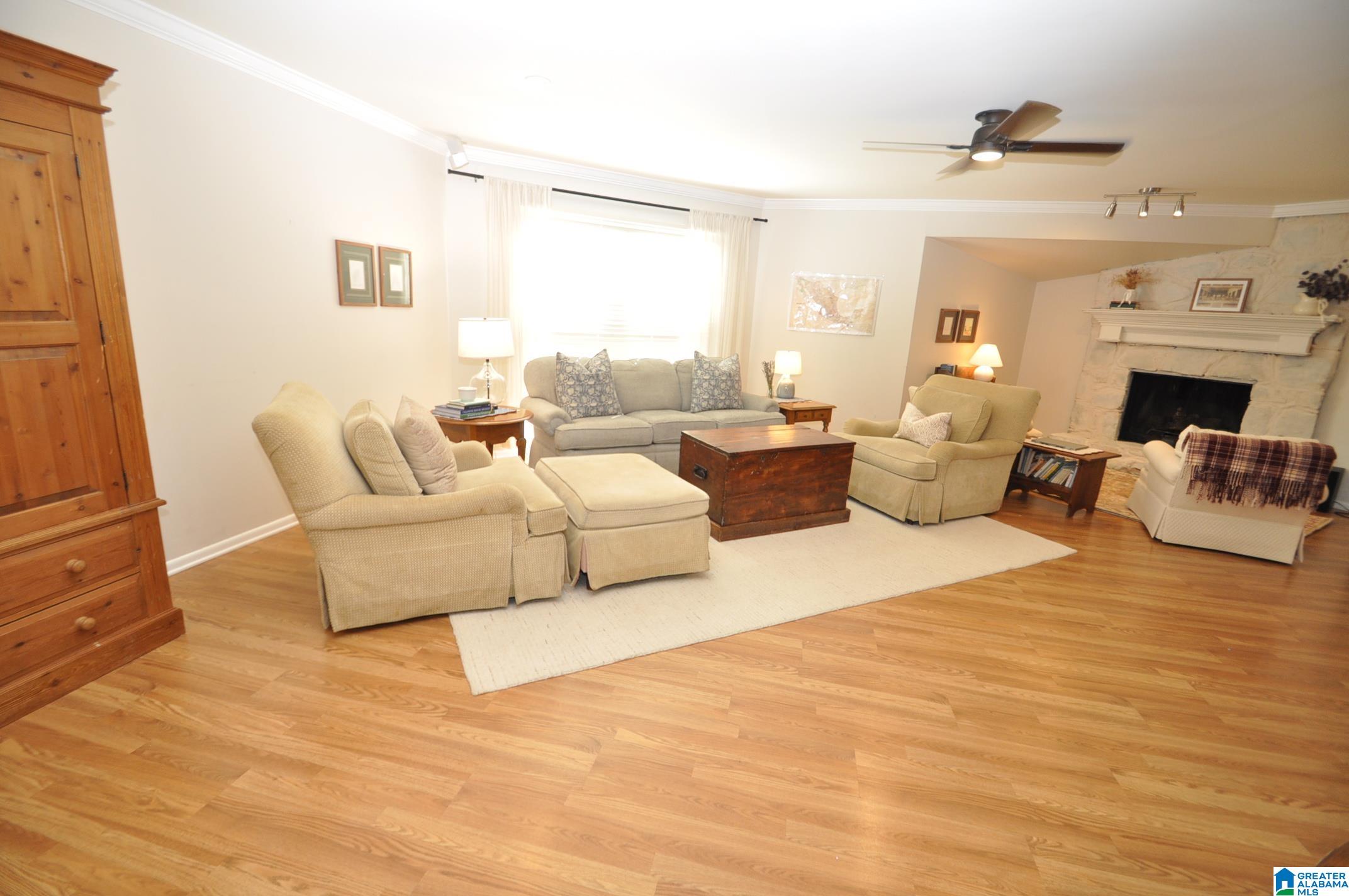 Photo 4 of Single family home for sale at 3902 S Shades Crst Rd, Hoover, AL 35244 | MLS# 21465357 | Listing updated on 2026-09-19