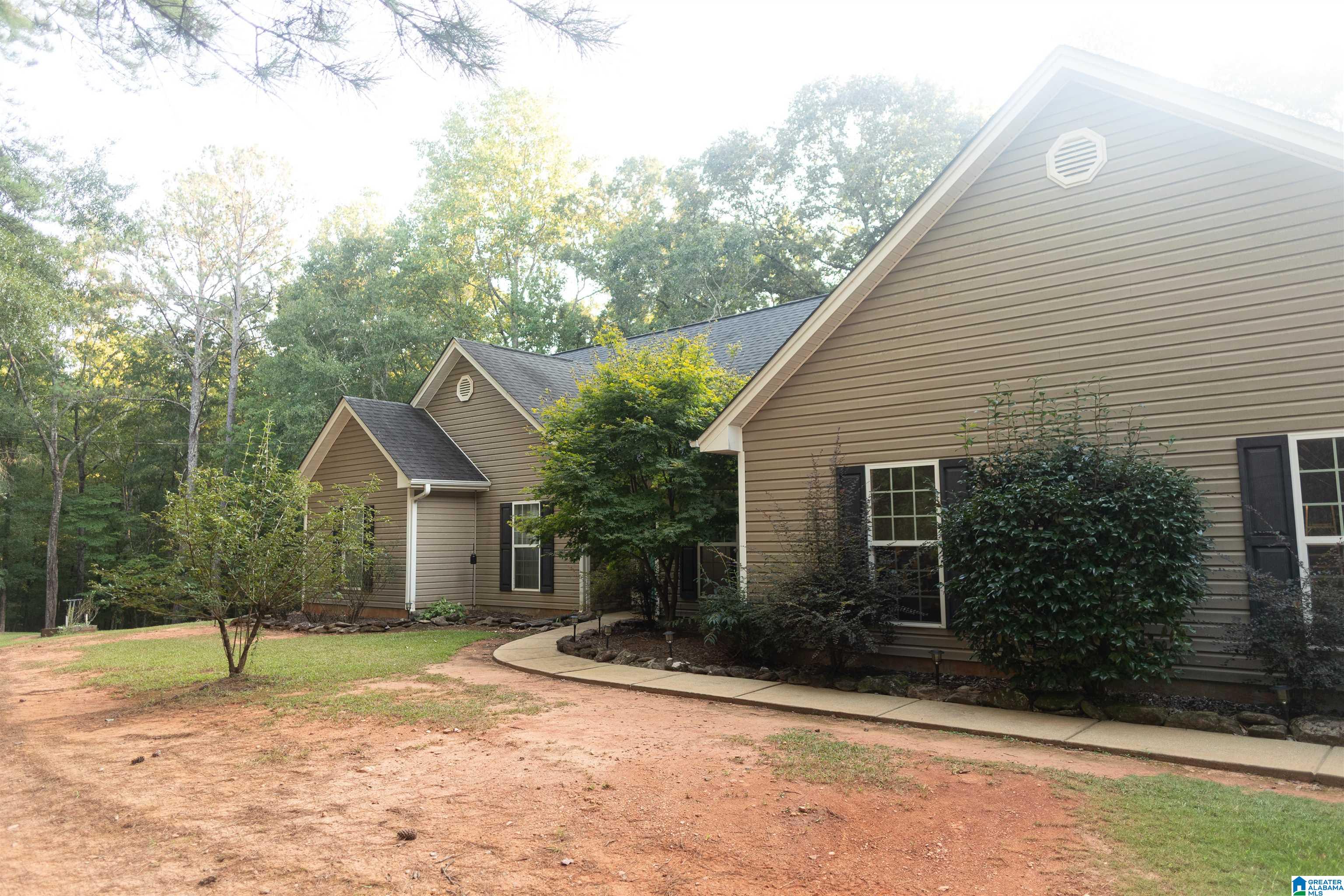Photo 1 of Single family home for sale at 1045 Lee Rd, Valley, AL 36854 | MLS# 21465365 | Listing updated on 2026-09-19