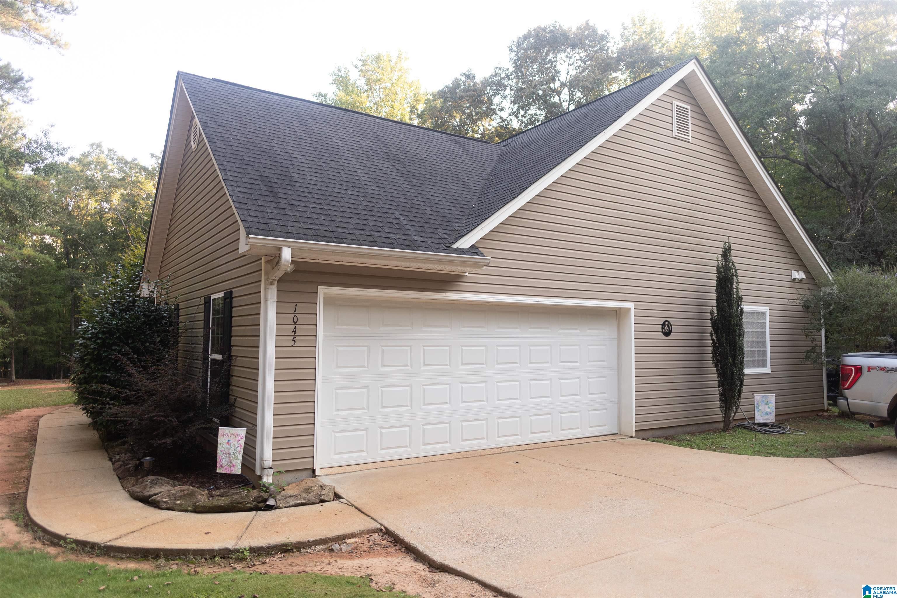 Photo 3 of Single family home for sale at 1045 Lee Rd, Valley, AL 36854 | MLS# 21465365 | Listing updated on 2026-09-19