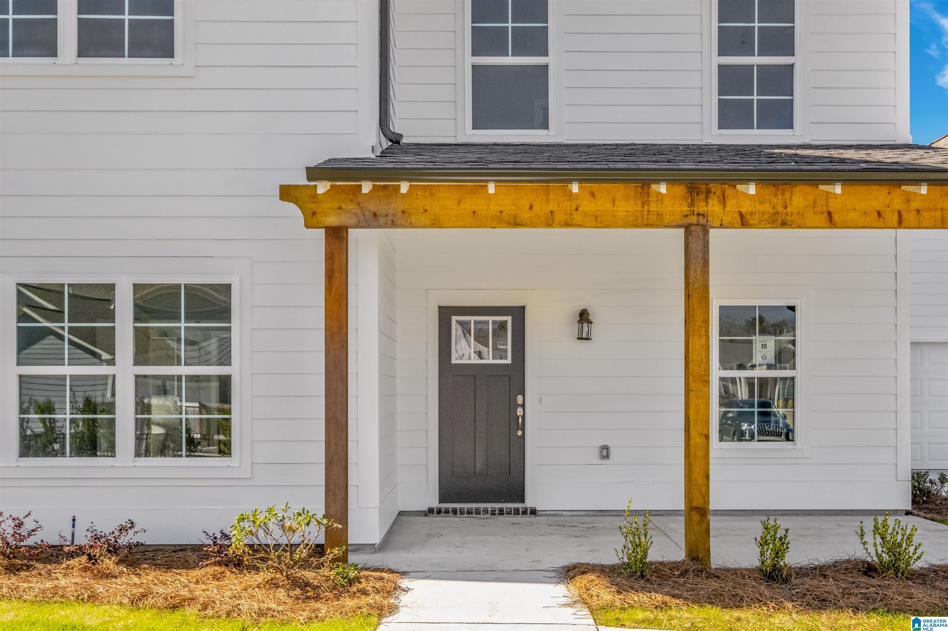 Photo 3 of Single family home for sale at 243 Ridge Blvd, Alabaster, AL 35007 | MLS# 21465366 | Listing updated on 2026-09-21