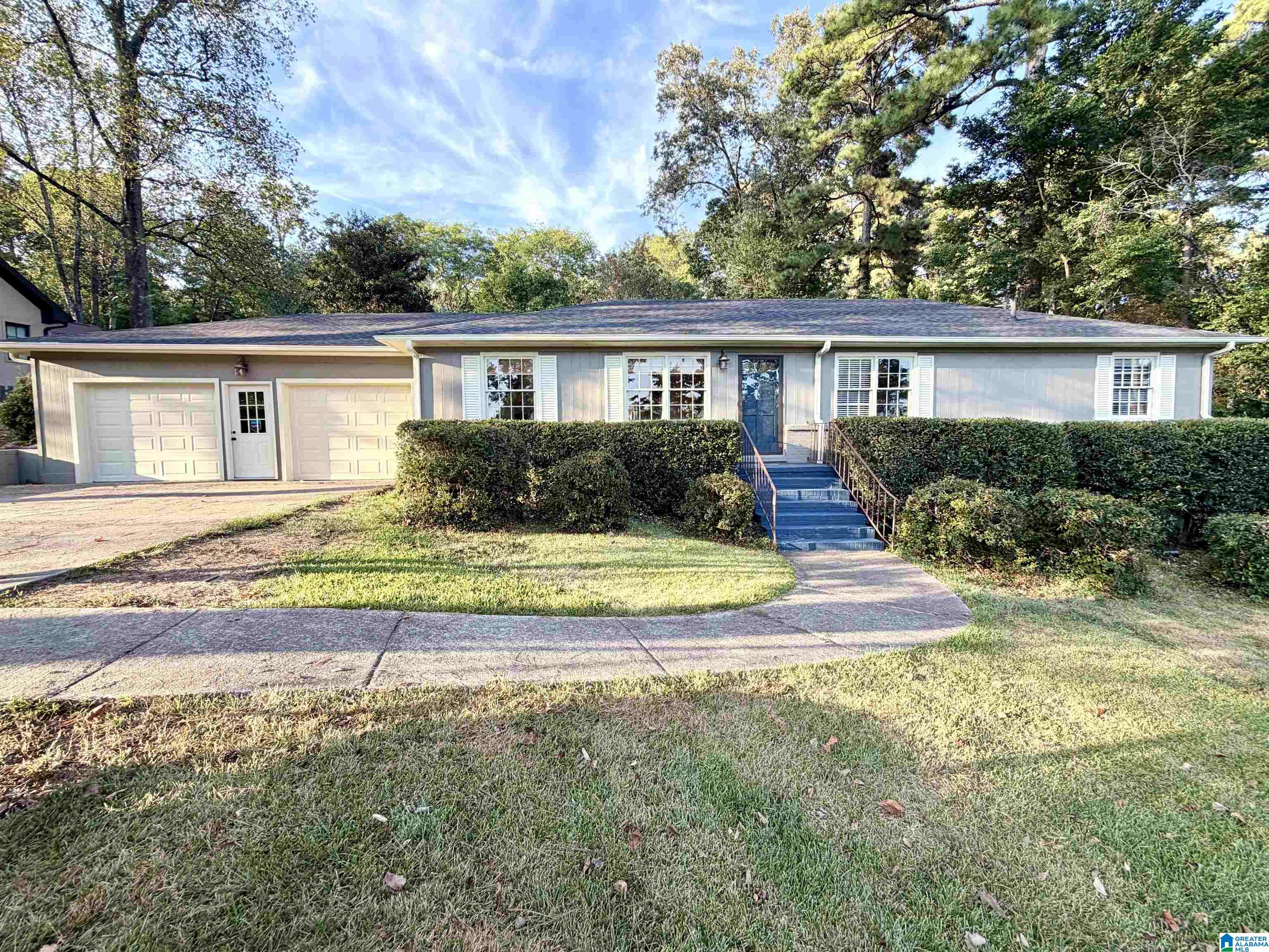 Single family home for sale at 1812 Mountain Woods Pl, Birmingham, AL 35216 | MLS# 21465374