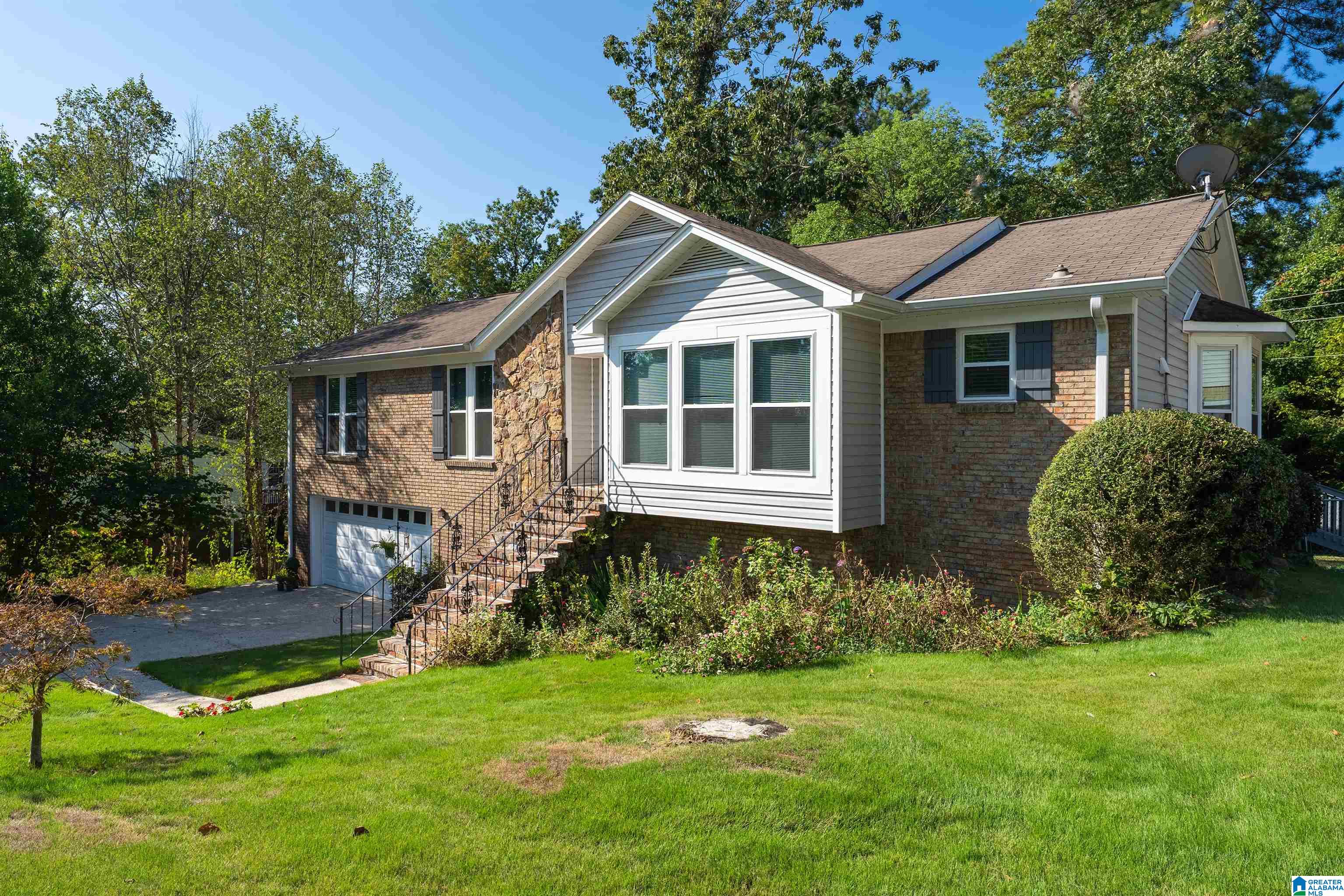 Photo 2 of Single family home for sale at 278 Cambo Dr, Hoover, AL 35226 | MLS# 21465379 | Listing updated on 2026-09-19
