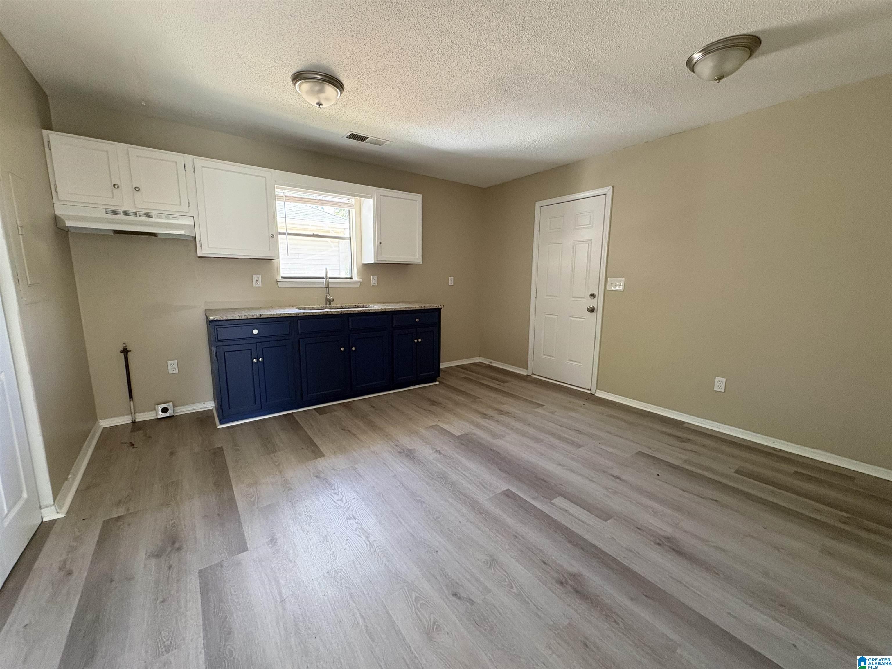 Photo 3 of Single family home for sale at 1920 15th Way Sw, Birmingham, AL 35211 | MLS# 21465389 | Listing updated on 2026-09-18