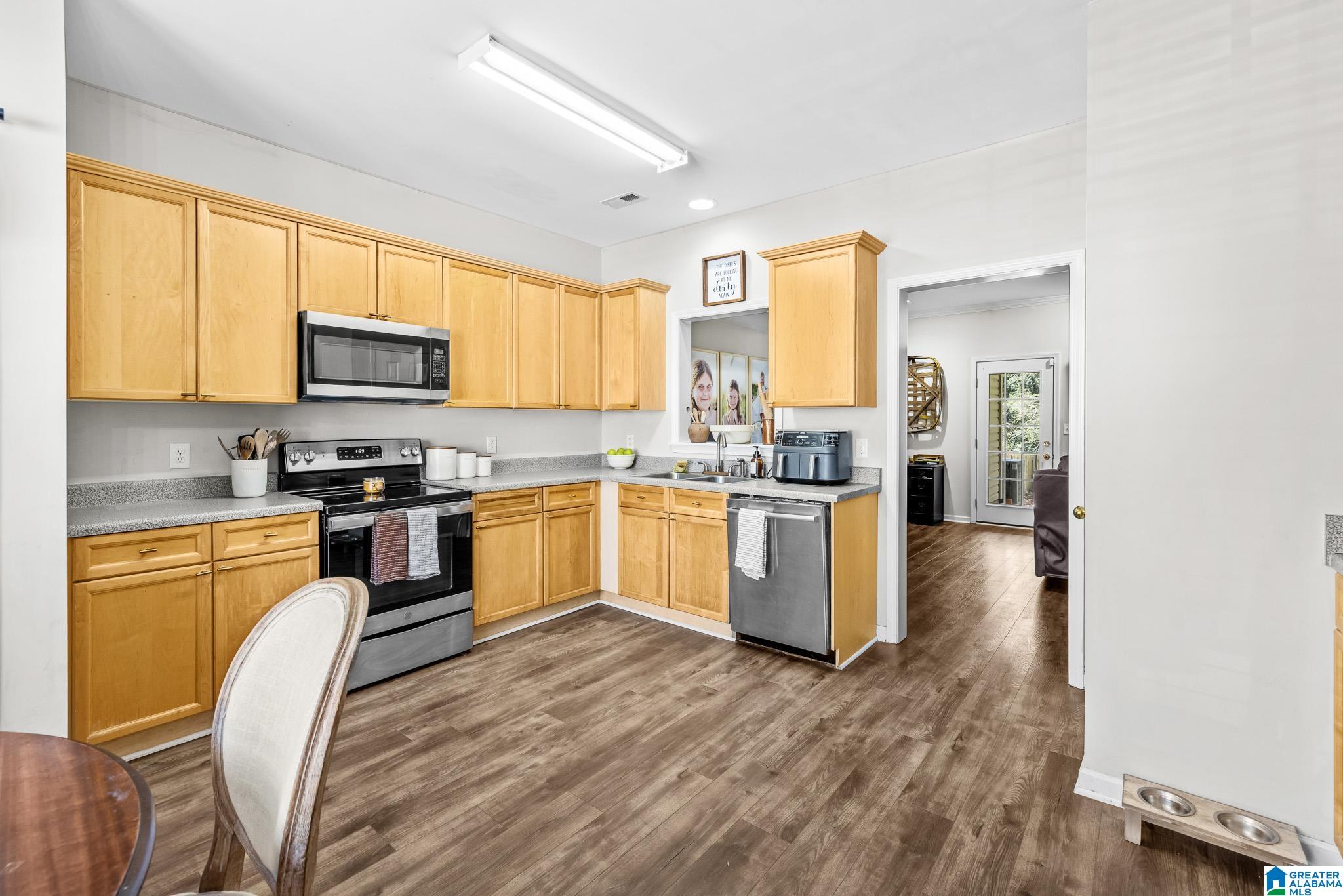 Photo 3 of Townhouse for sale at 630 Parkside Cir, Helena, AL 35080 | MLS# 21465420 | Listing updated on 2026-09-19