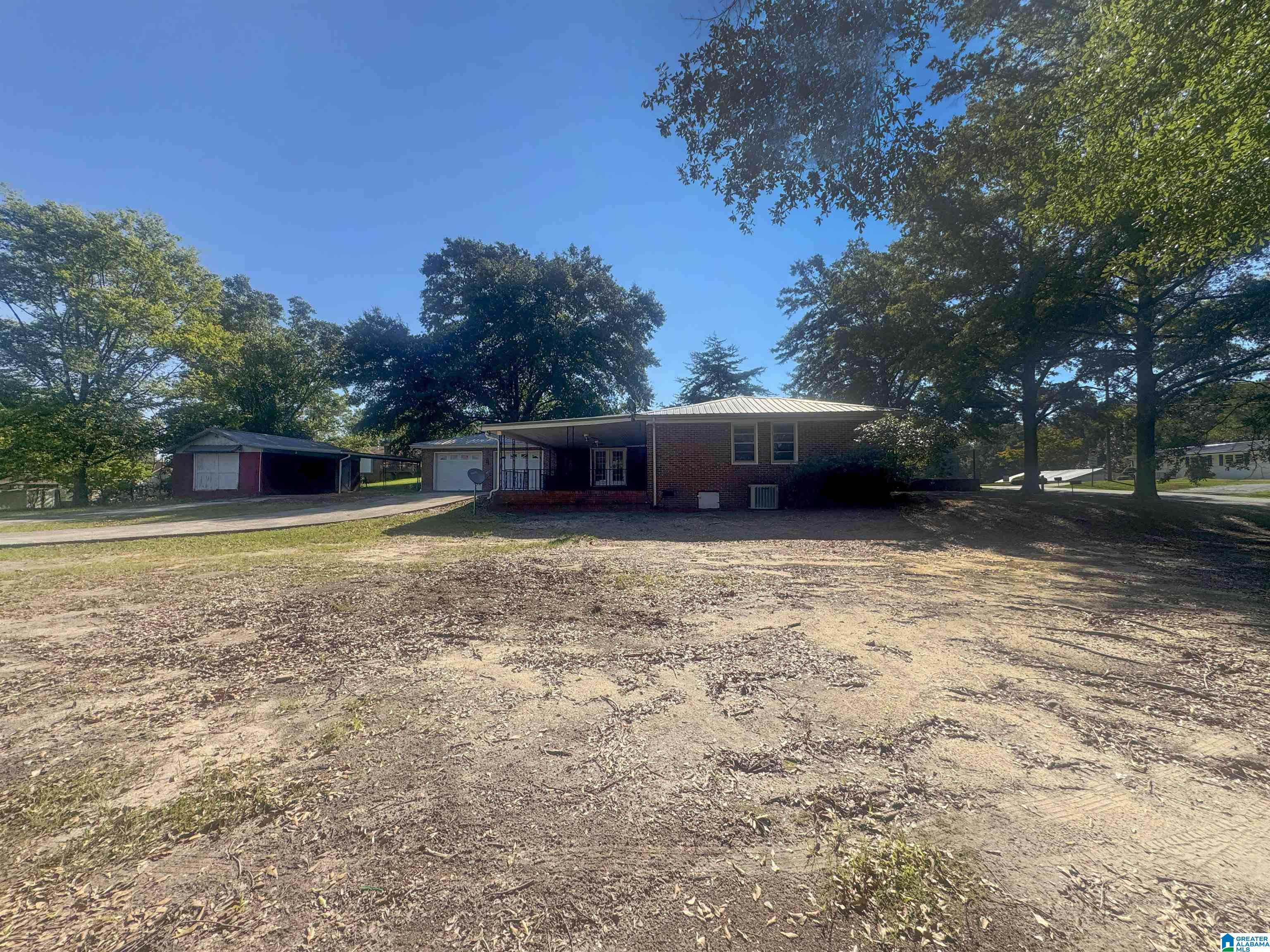 Photo 4 of Single family home for sale at 2521 W 14th Street, Anniston, AL 36201 | MLS# 21465425 | Listing updated on 2026-09-19