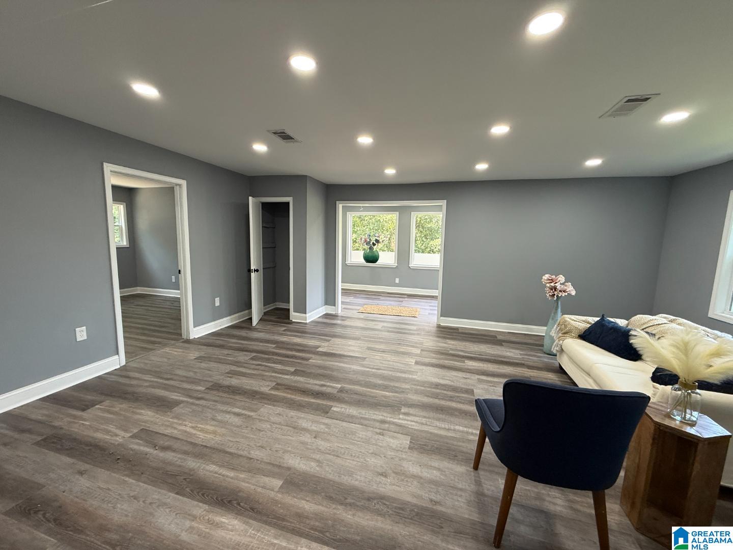 Photo 3 of Single family home for sale at 221 Short 24th Ave E, Tuscaloosa, AL 35404 | MLS# 21465430 | Listing updated on 2026-09-19
