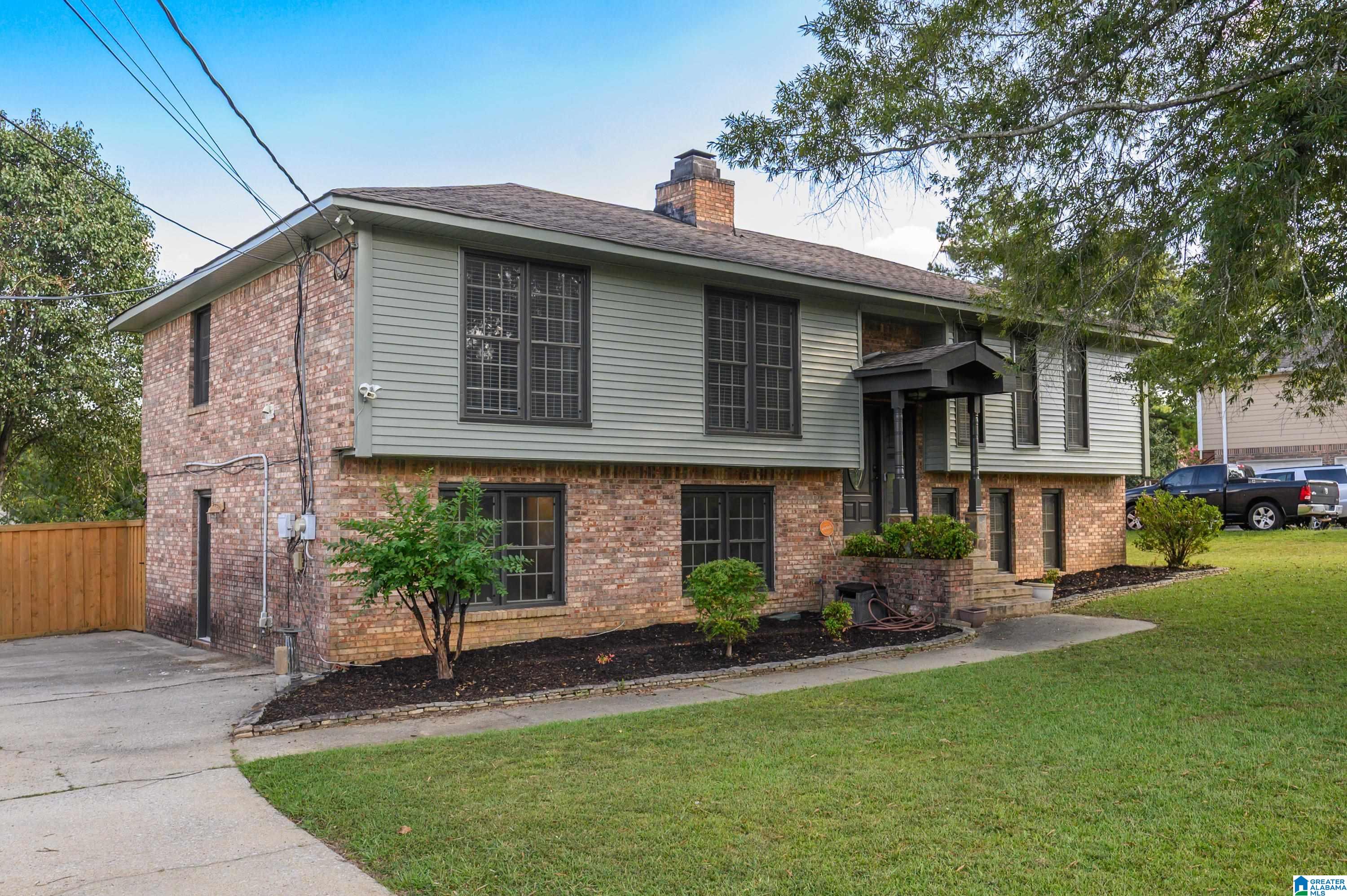 Photo 1 of Single family home for sale at 605 Valleyview Dr, Indian Springs, AL 35124 | MLS# 21465464 | Listing updated on 2026-09-19