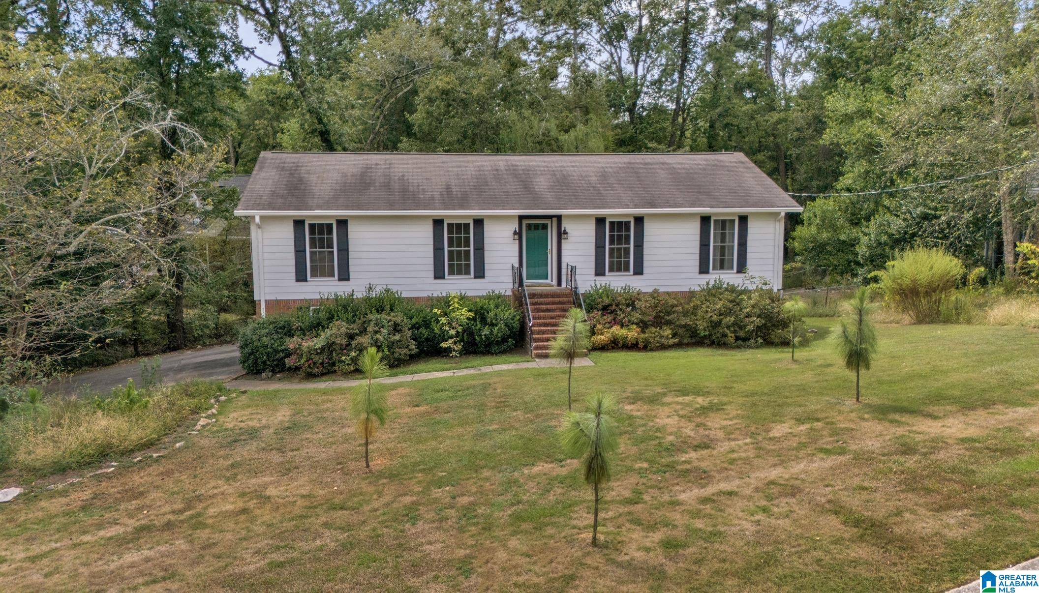 Photo 2 of Sale Pending at 274 Cambo Dr, Hoover, AL 35226 | MLS# 21465472 | Listing updated on 2026-09-19