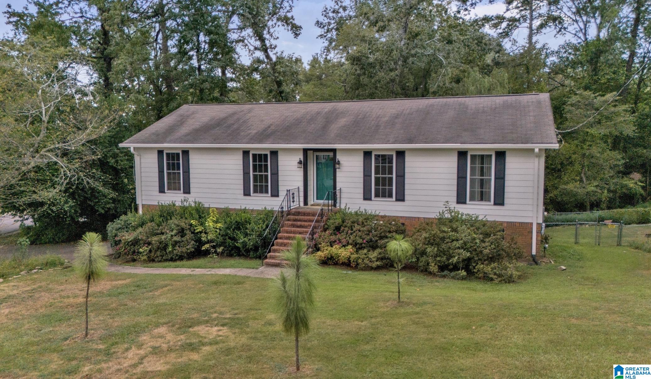 Photo 3 of Sale Pending at 274 Cambo Dr, Hoover, AL 35226 | MLS# 21465472 | Listing updated on 2026-09-19