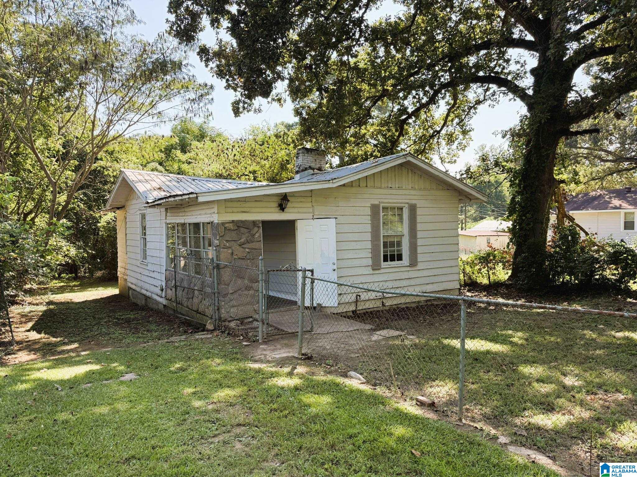 324 RAILROAD AVENUE