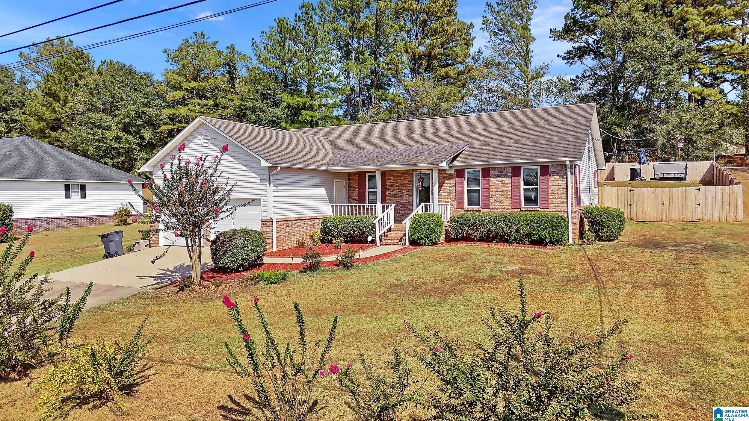 Photo 3 of Single family home for sale at 430 Meadowood Ave, Winfield, AL 35594 | MLS# 21465488 | Listing updated on 2026-09-20