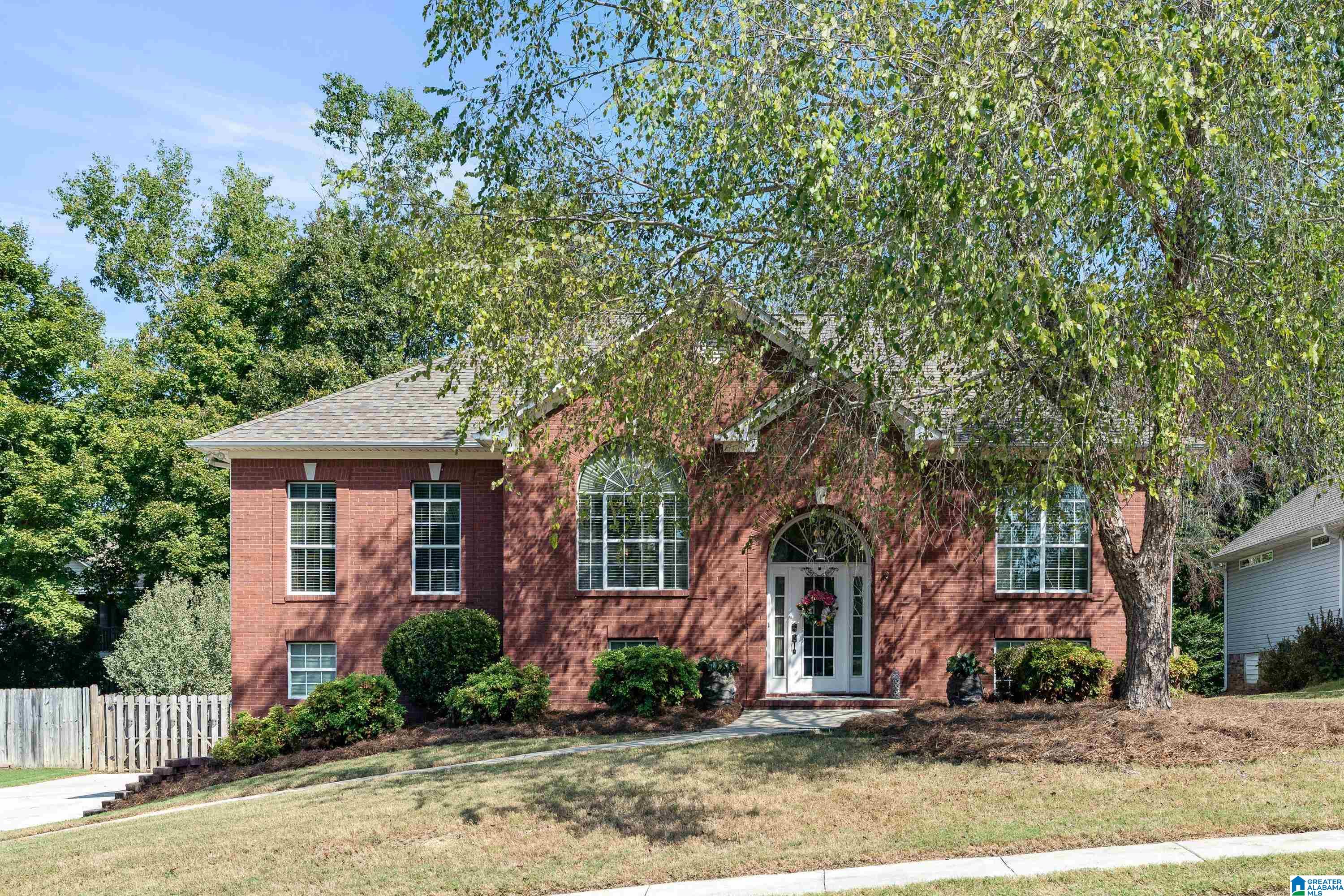 1112 ROWAN TRACE