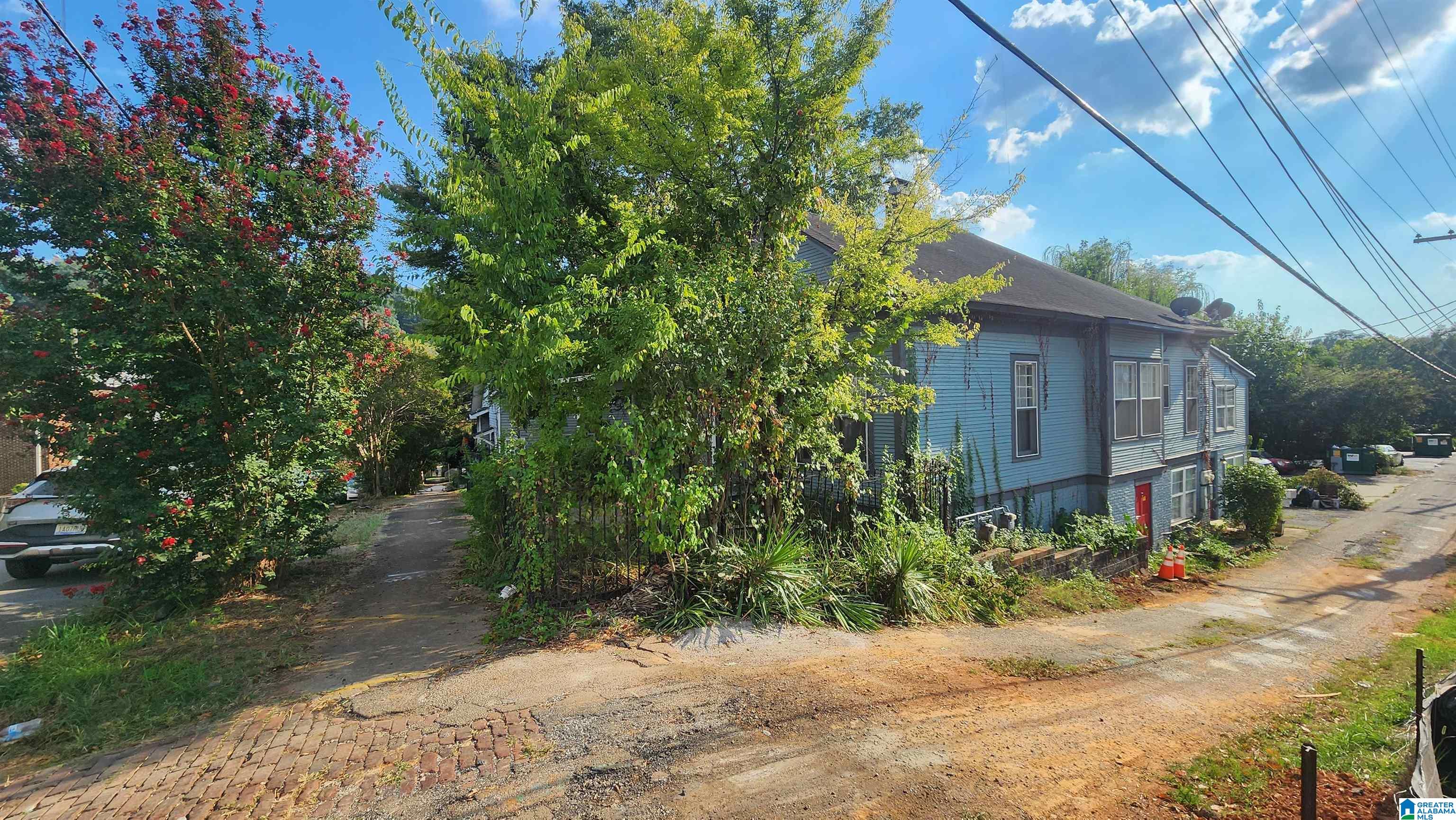 Photo 3 of House for sale at 1316 16th Street S, Birmingham, AL 35205 | MLS# 21465504 | Listing updated on 2026-09-20
