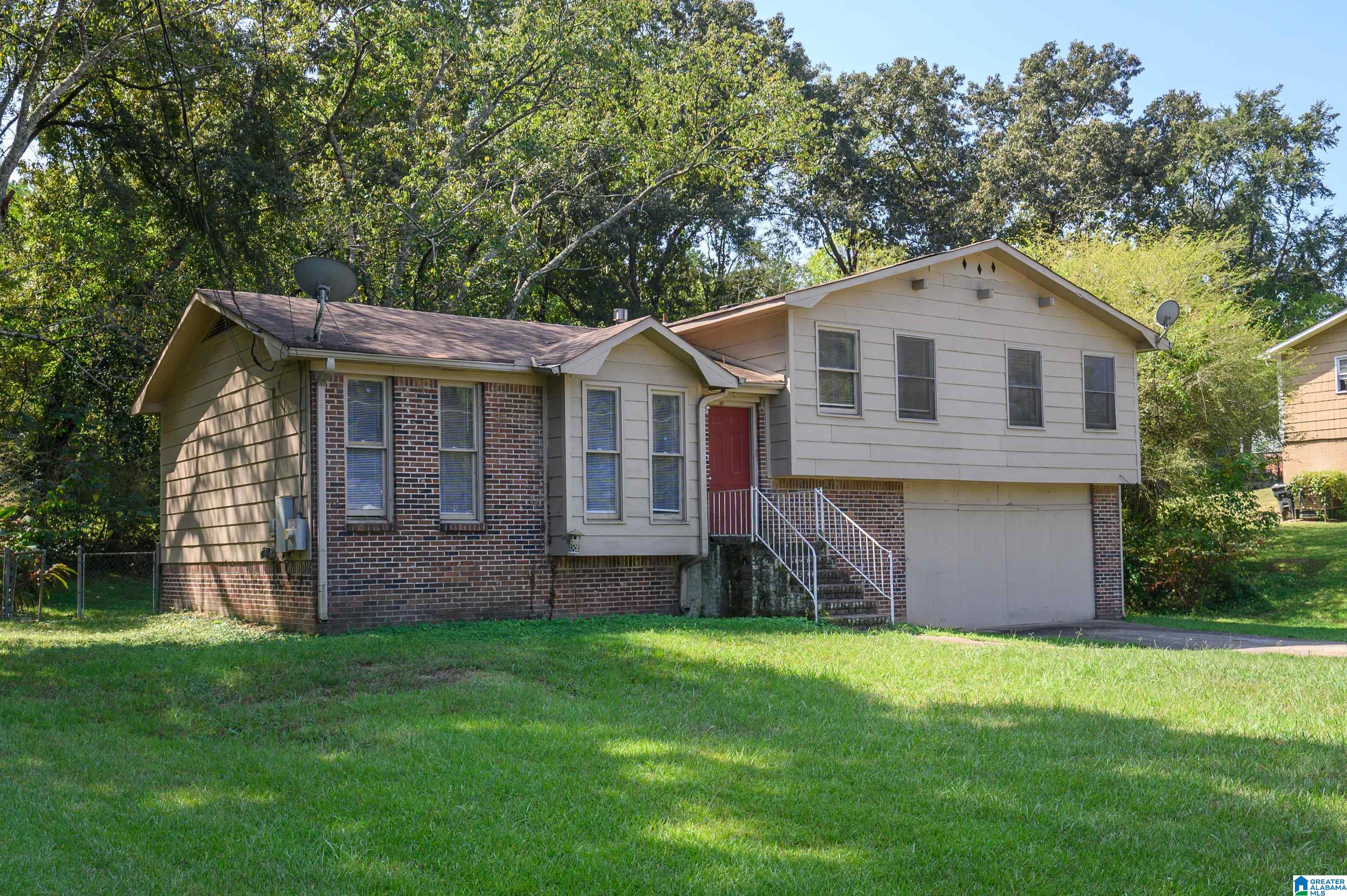 Photo 1 of Single family home for sale at 525 15th Court NW, Center Point, AL 35215 | MLS# 21465507 | Listing updated on 2026-09-19