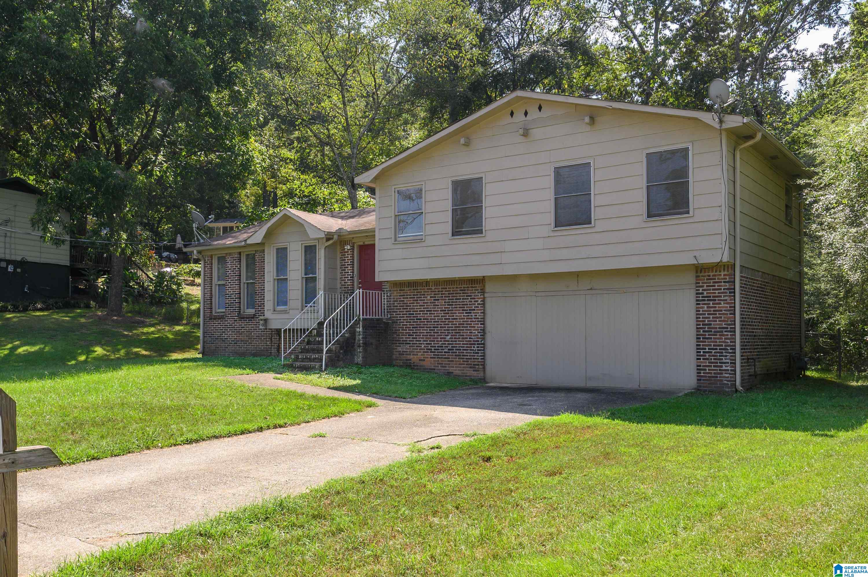 Photo 2 of Single family home for sale at 525 15th Court NW, Center Point, AL 35215 | MLS# 21465507 | Listing updated on 2026-09-19