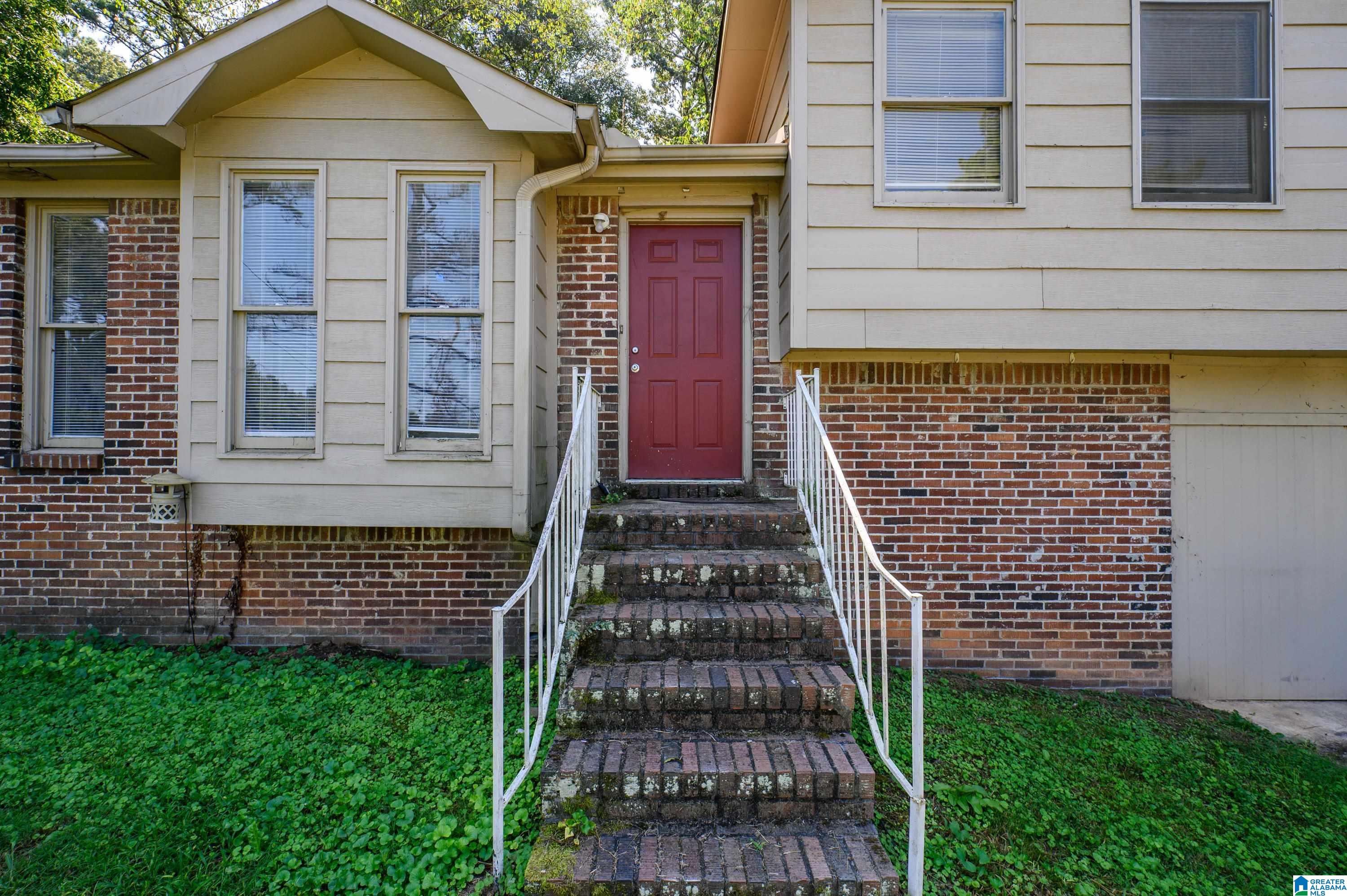 Photo 3 of Single family home for sale at 525 15th Court NW, Center Point, AL 35215 | MLS# 21465507 | Listing updated on 2026-09-19