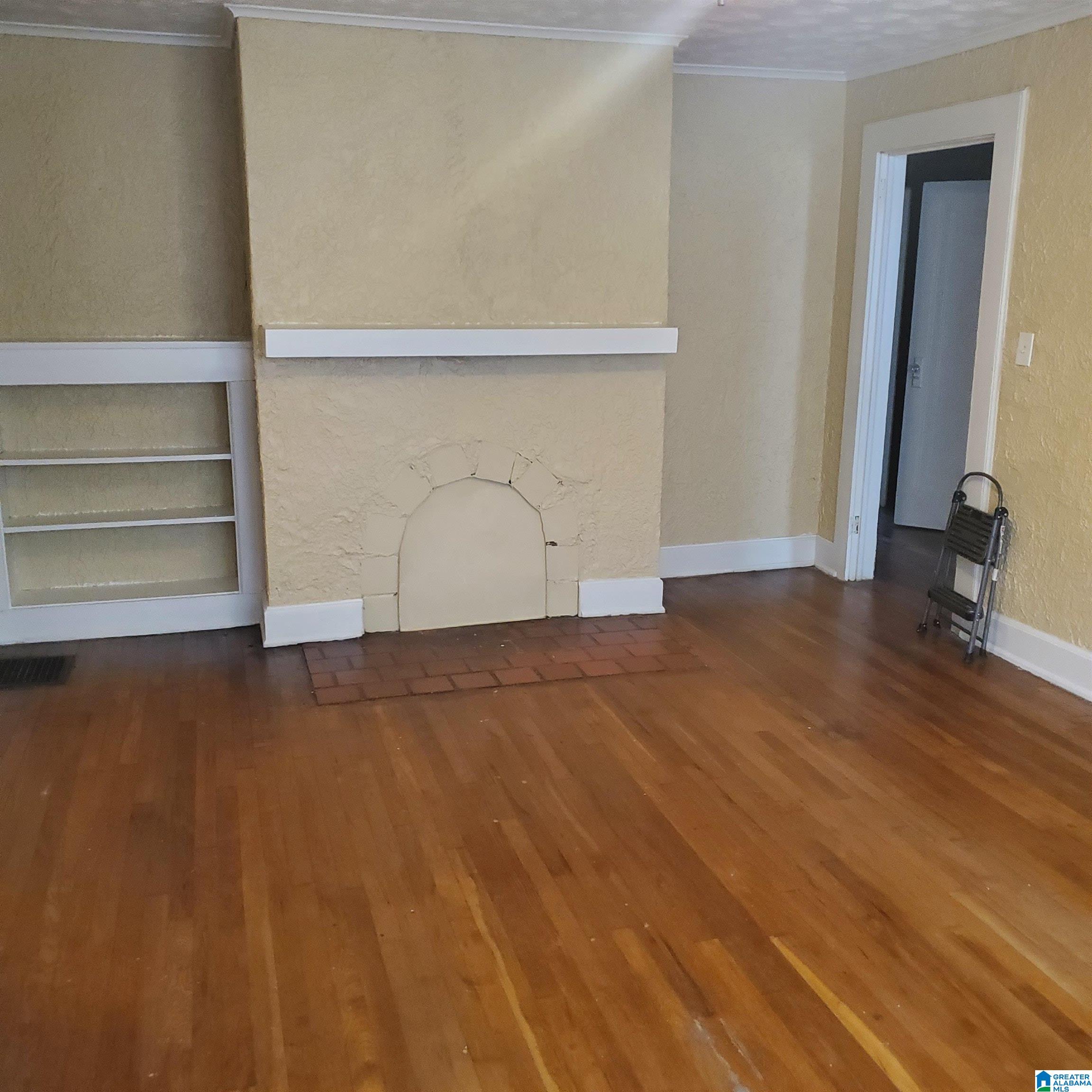 Photo 3 of Single family home for sale at 1640 Graymont Ave W, Birmingham, AL 35208 | MLS# 21465508 | Listing updated on 2026-09-20