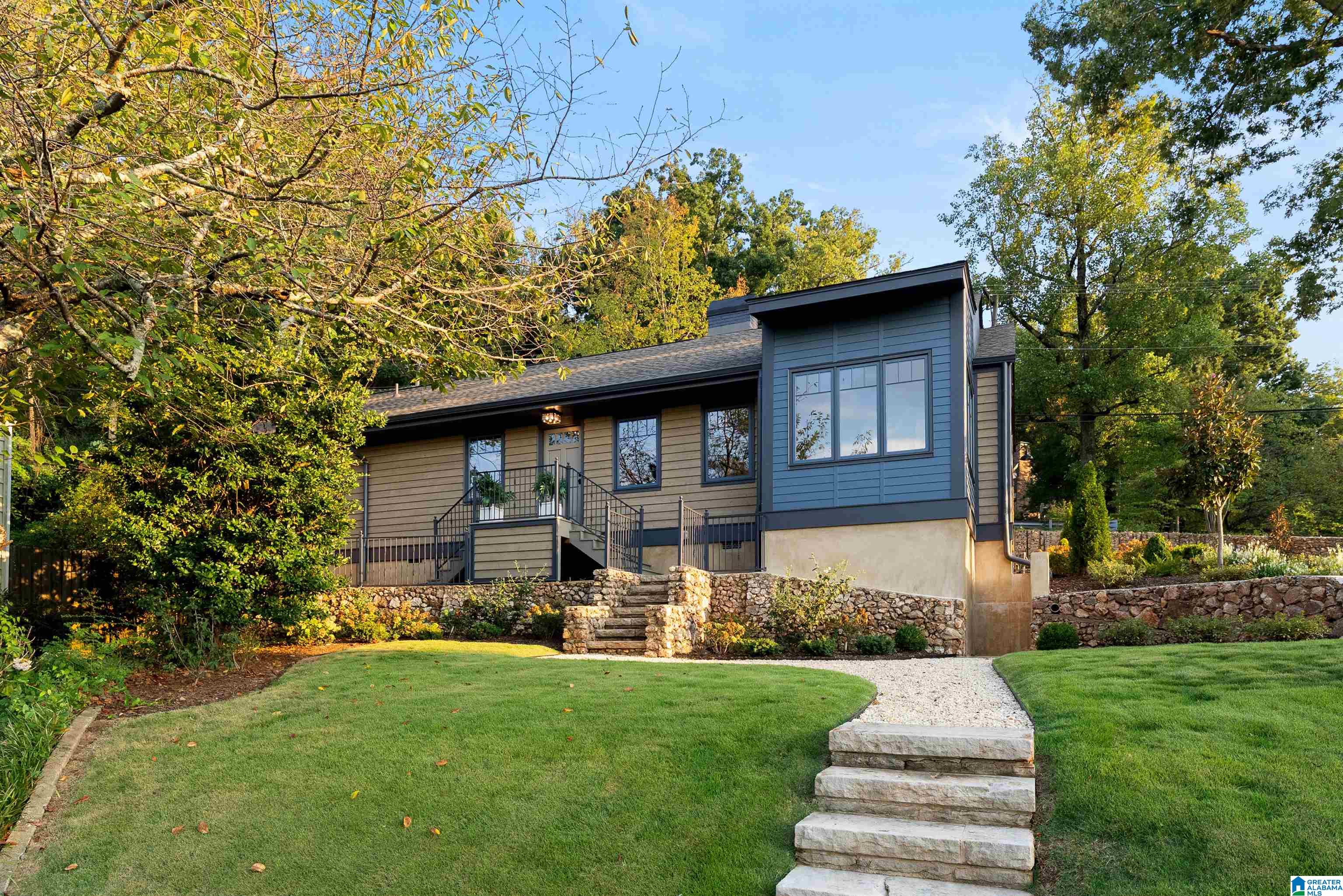 Photo 1 of Single family home for sale at 2754 Milner Ct S, Birmingham, AL 35205 | MLS# 21465516 | Listing updated on 2026-09-28