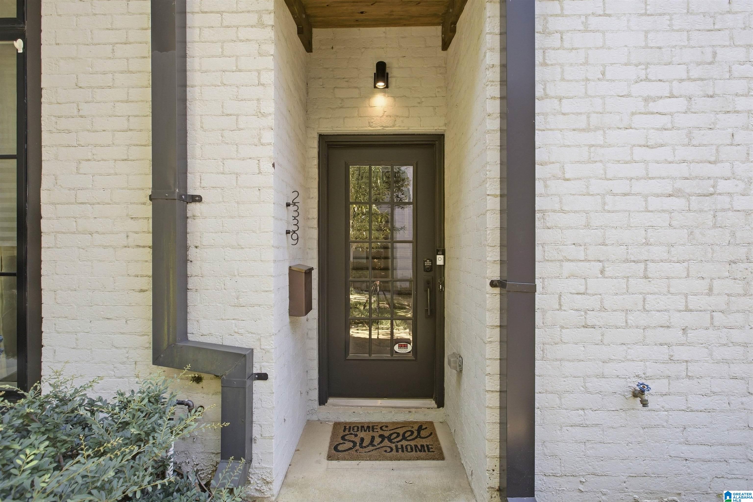 Photo 3 of Townhouse for sale at 2339 S 1st Avenue, Birmingham, AL 35233 | MLS# 21465550 | Listing updated on 2026-09-23