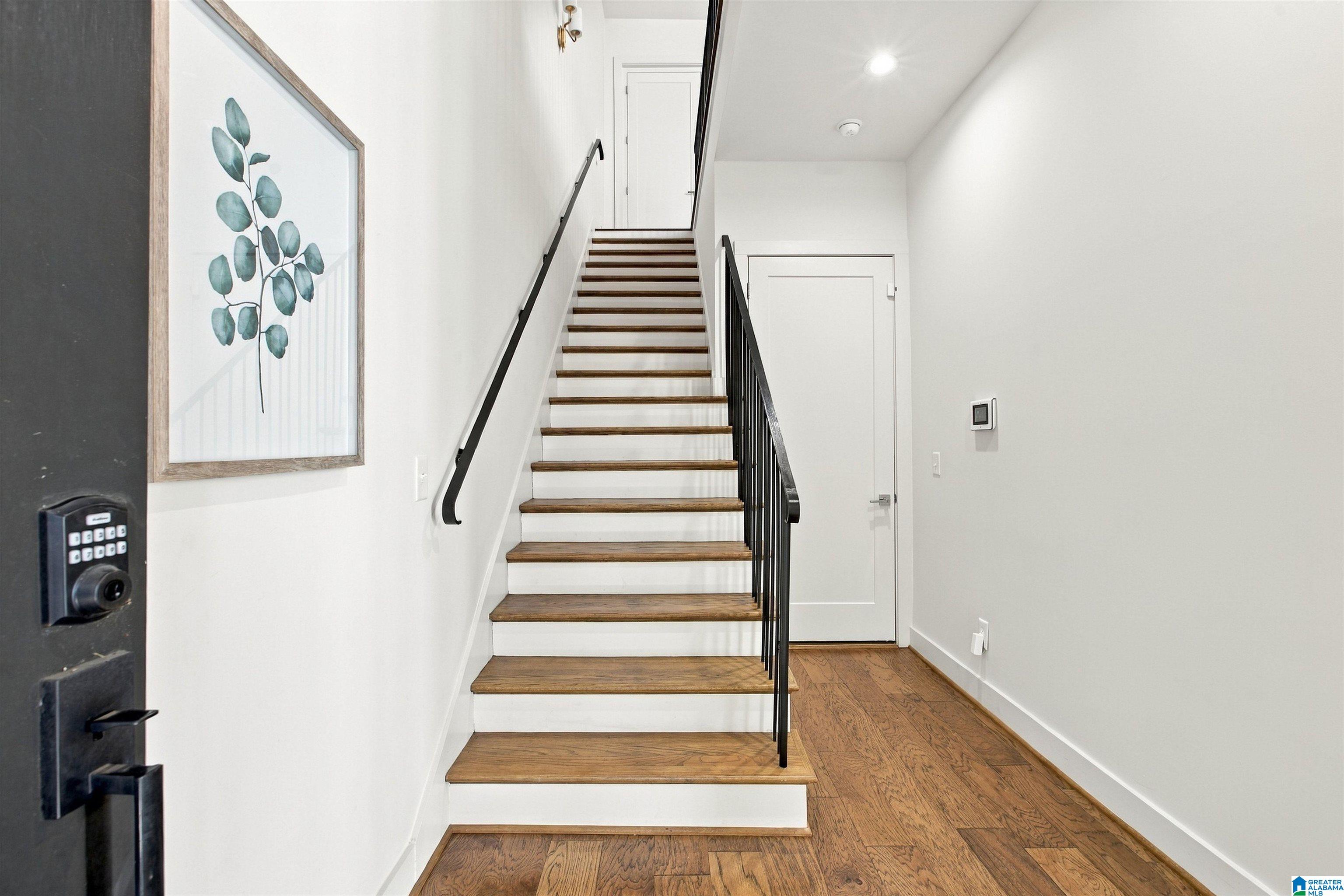 Photo 4 of Townhouse for sale at 2339 S 1st Avenue, Birmingham, AL 35233 | MLS# 21465550 | Listing updated on 2026-09-23