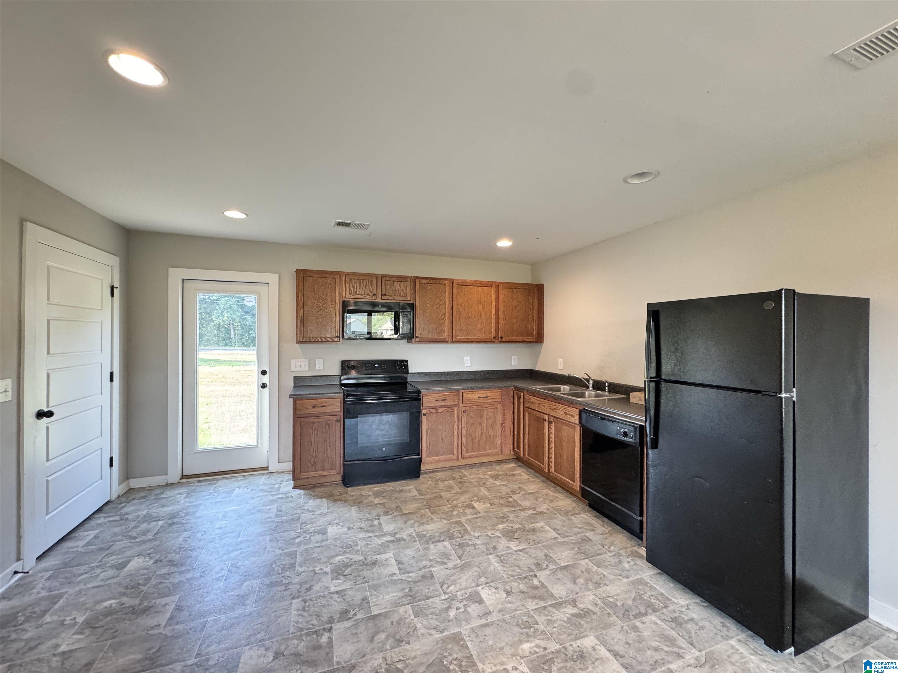 Photo 3 of Single family home for sale at 330 Sunlight Cir, Talladega, AL 35160 | MLS# 21465586 | Listing updated on 2026-09-22