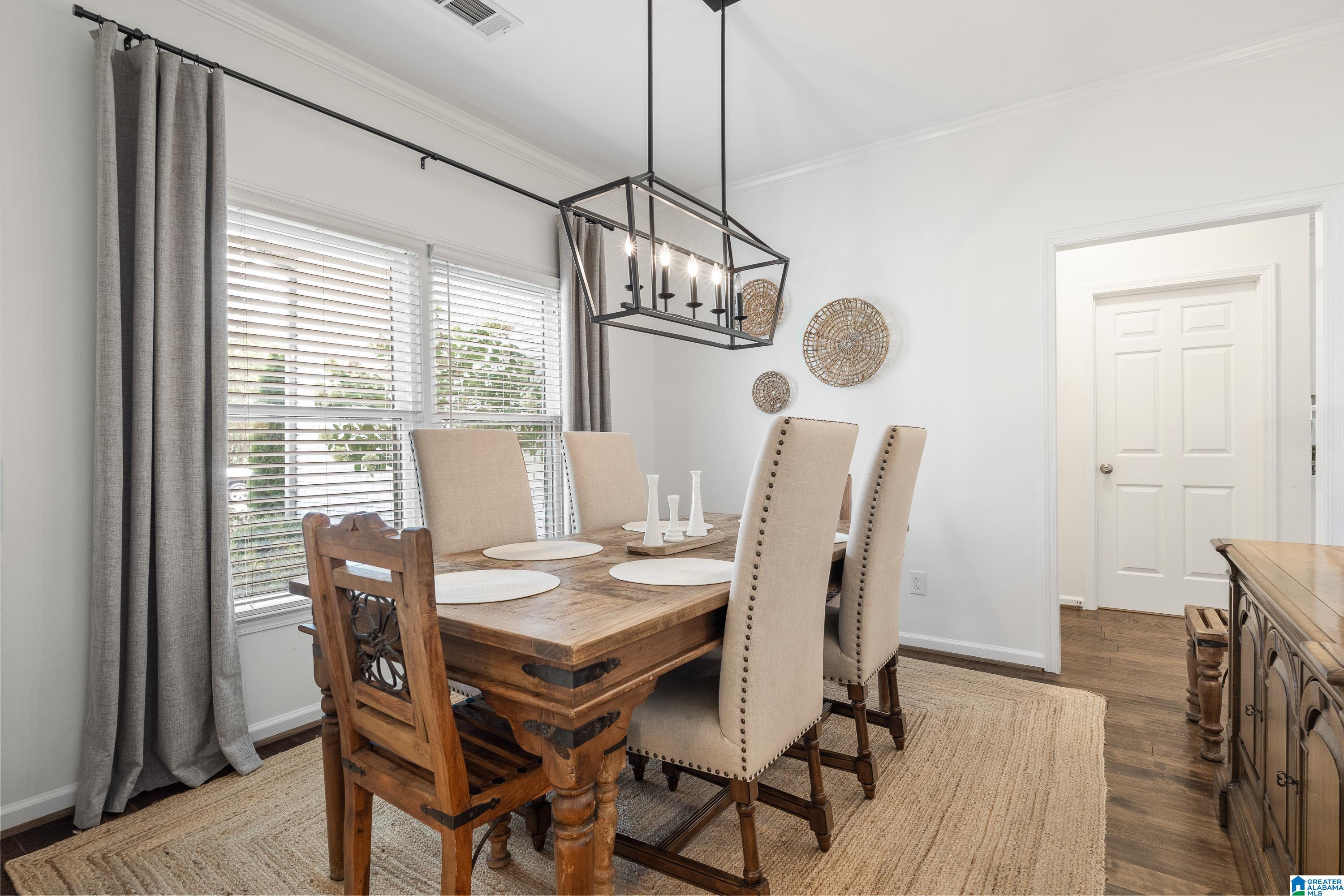 Photo 4 of Single family home for sale at 1573 Parkside Ct, Birmingham, AL 35209 | MLS# 21465670 | Listing updated on 2026-09-24