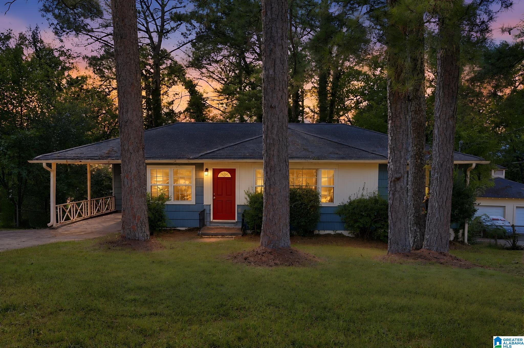 Single family home for sale at 914 Charles Cir, BIRMINGHAM, AL 35215 | MLS# 21465737