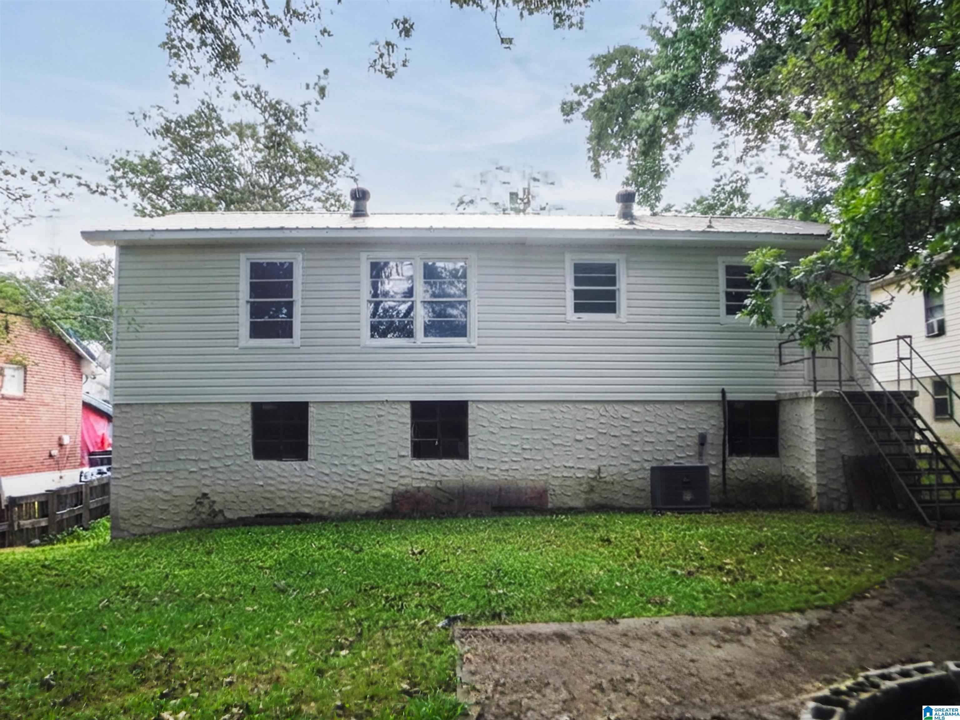 Photo 4 of Single family home for sale at 2616 Mckleroy Ave, Anniston, AL 36201 | MLS# 21465782 | Listing updated on 2026-09-24