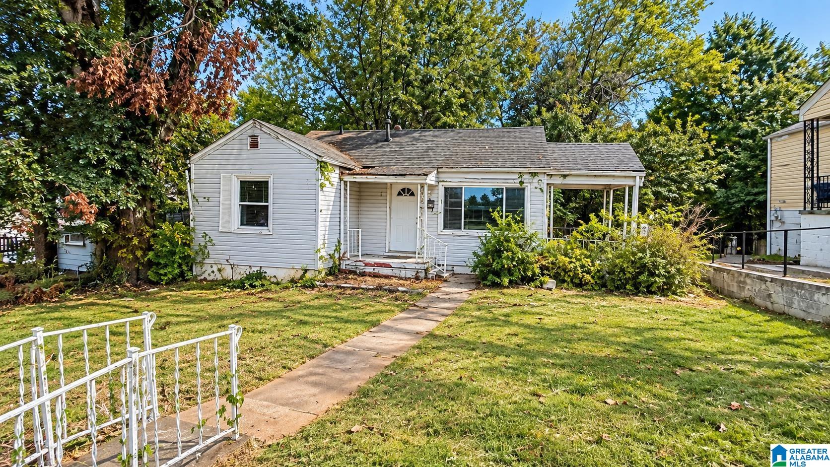 Photo 4 of Single family home for sale at 1412 32nd St Ensley, Birmingham, AL 35218 | MLS# 21465901 | Listing updated on 2026-09-25