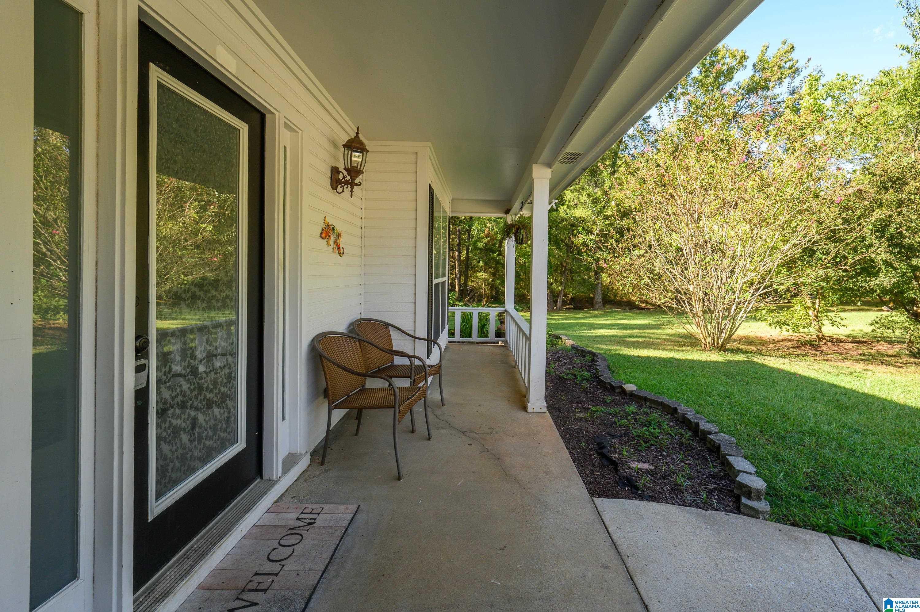 Photo 2 of Single family home for sale at 1601 Windsor Ln, Leeds, AL 35094 | MLS# 21465903 | Listing updated on 2026-10-01