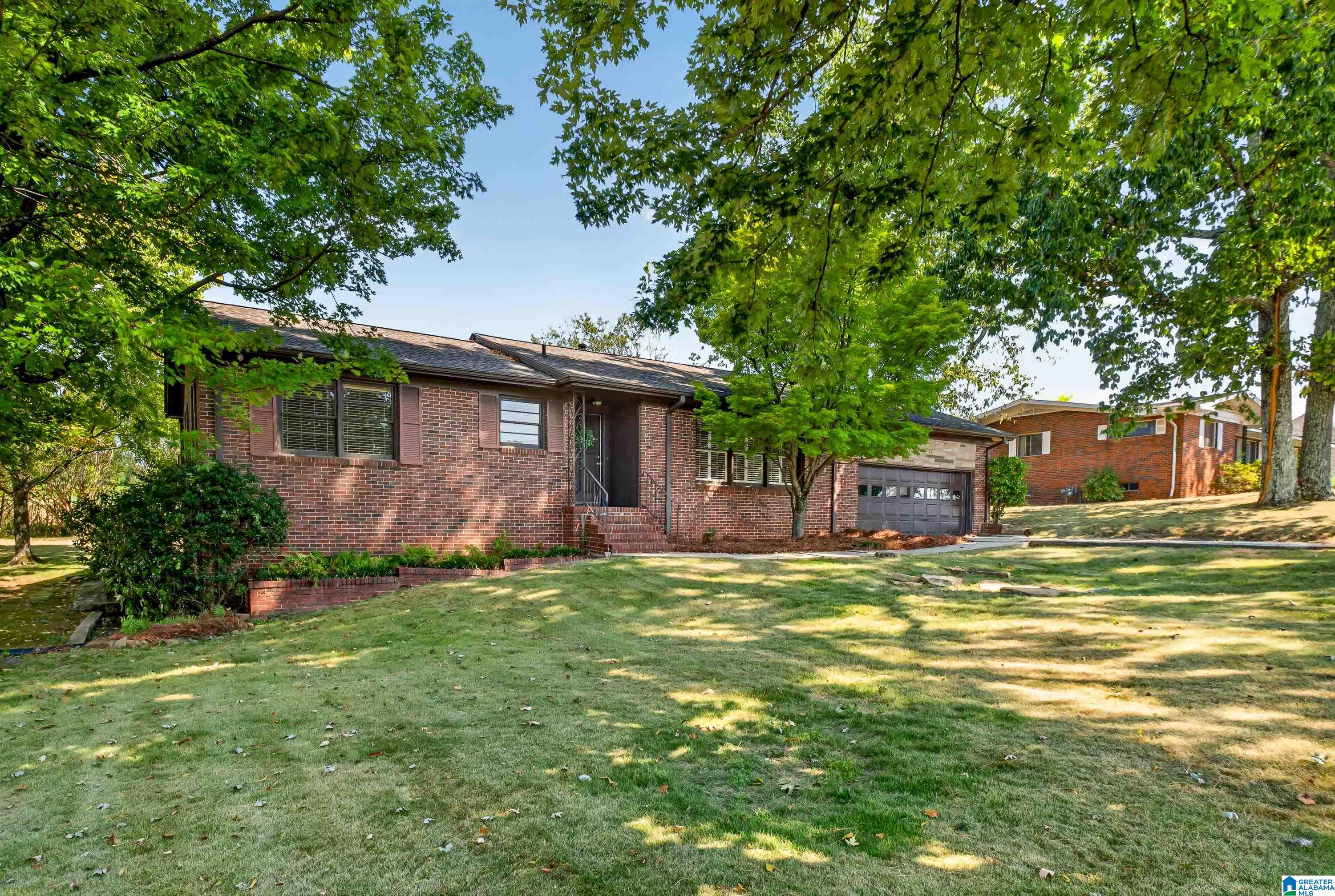Photo 1 of Single family home for sale at 2148 Mountain View Dr, Vestavia Hills, AL 35216 | MLS# 21465943 | Listing updated on 2026-10-05