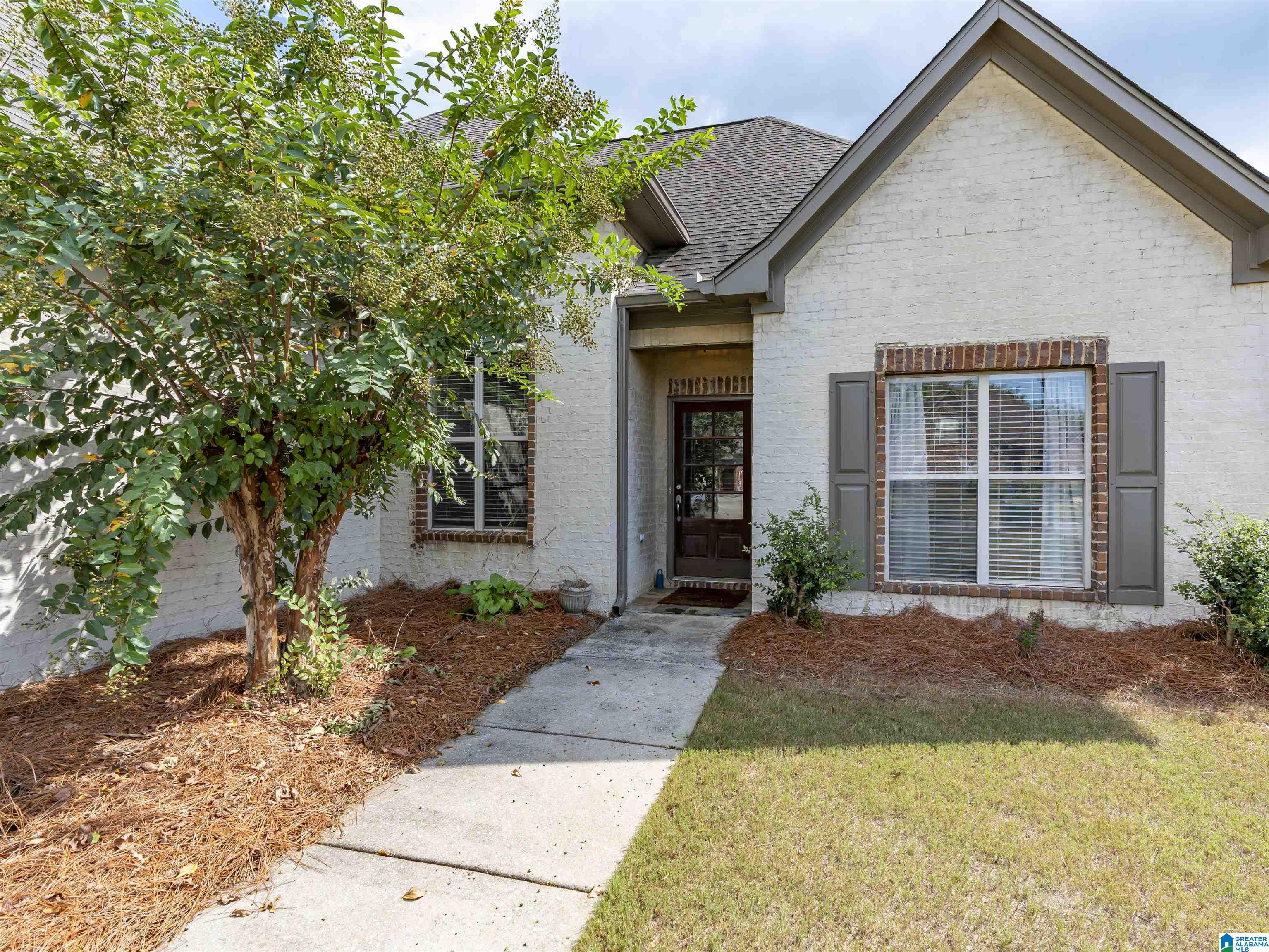 Photo 2 of Single family home for sale at 633 Barkley Cir, Alabaster, AL 35007 | MLS# 21466042 | Listing updated on 2026-09-26