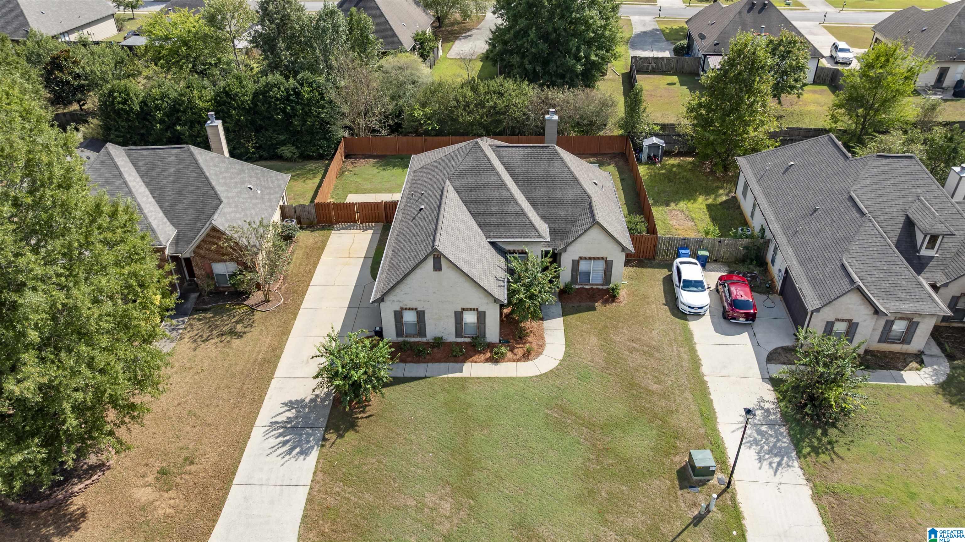 Photo 3 of Single family home for sale at 633 Barkley Cir, Alabaster, AL 35007 | MLS# 21466042 | Listing updated on 2026-09-26