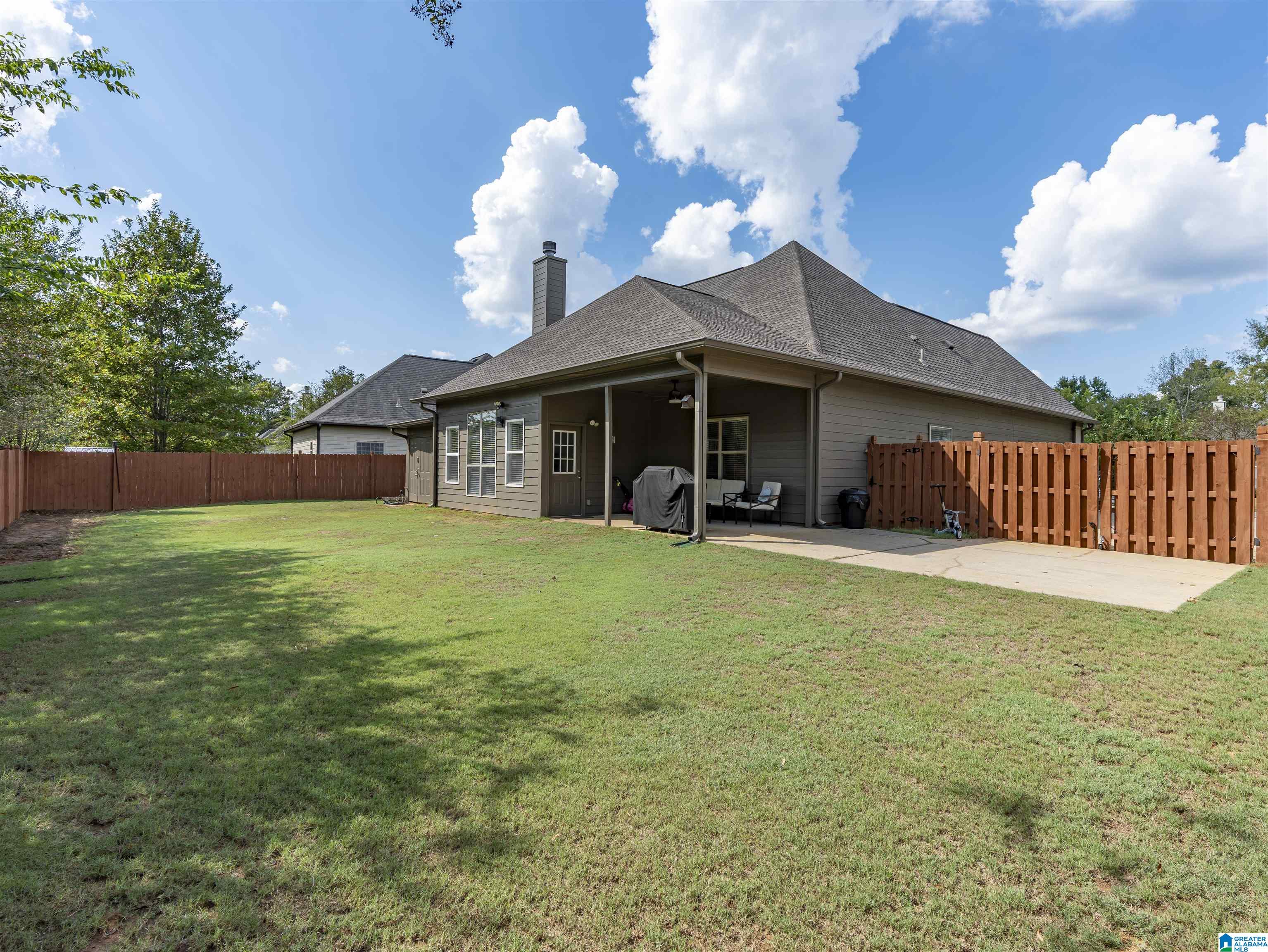 Photo 4 of Single family home for sale at 633 Barkley Cir, Alabaster, AL 35007 | MLS# 21466042 | Listing updated on 2026-09-26