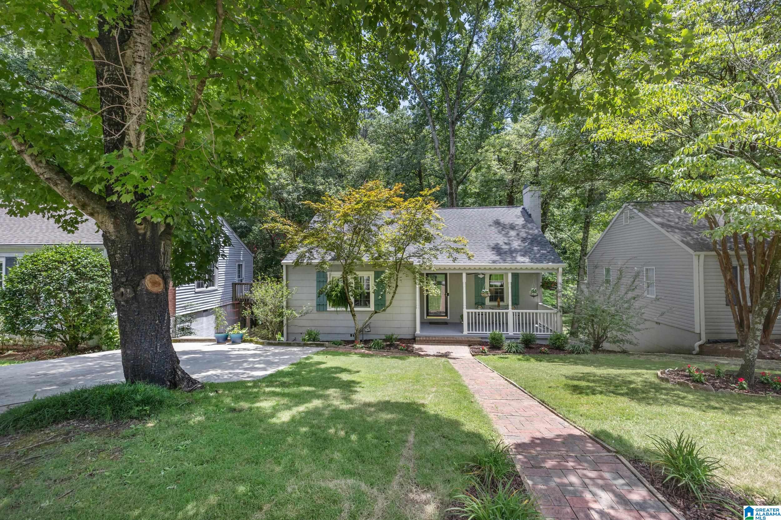 Photo 2 of Single family home for sale at 1833 Windsor Blvd, Birmingham, AL 35209 | MLS# 21466192 | Listing updated on 2026-10-19
