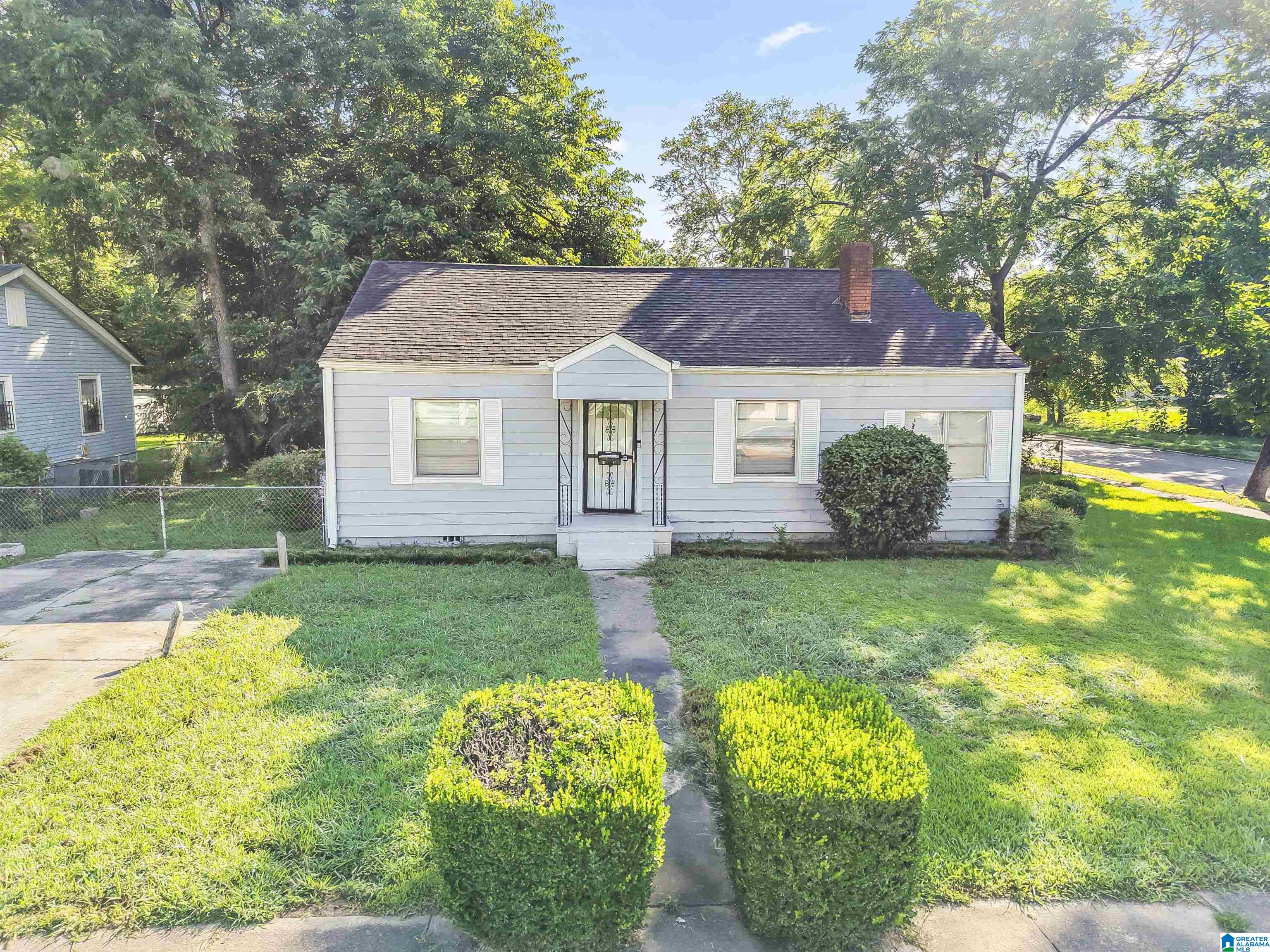 Single family home for sale at 4645 Ave U, BIRMINGHAM, AL 35208 | MLS# 21466246